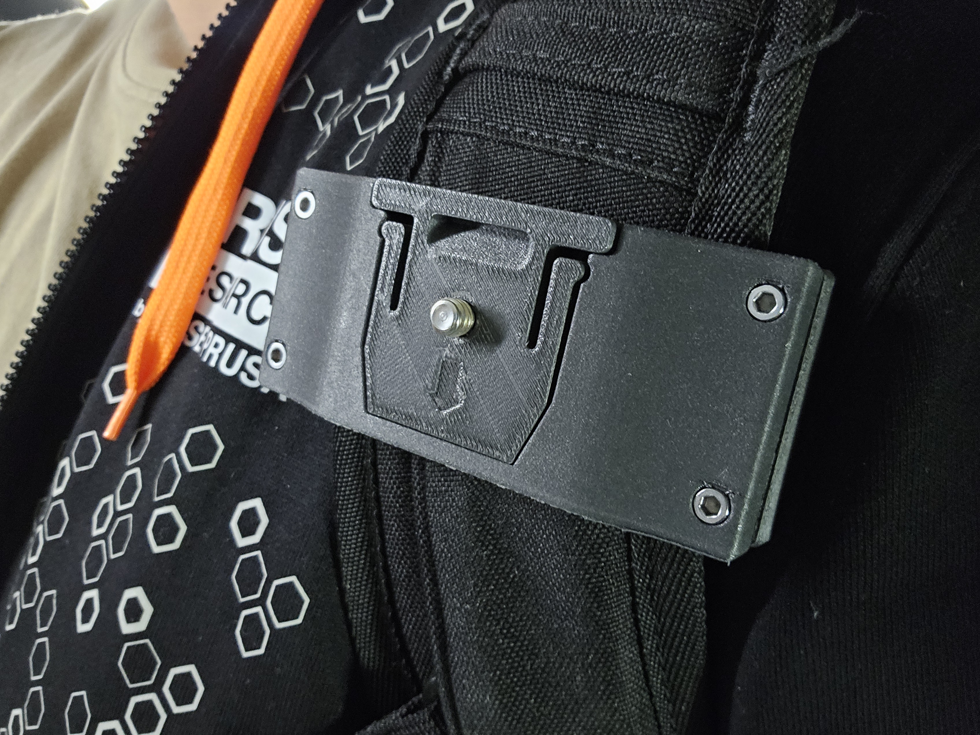 Miniatura 4 do modelo 3D Camera Backpack Clip