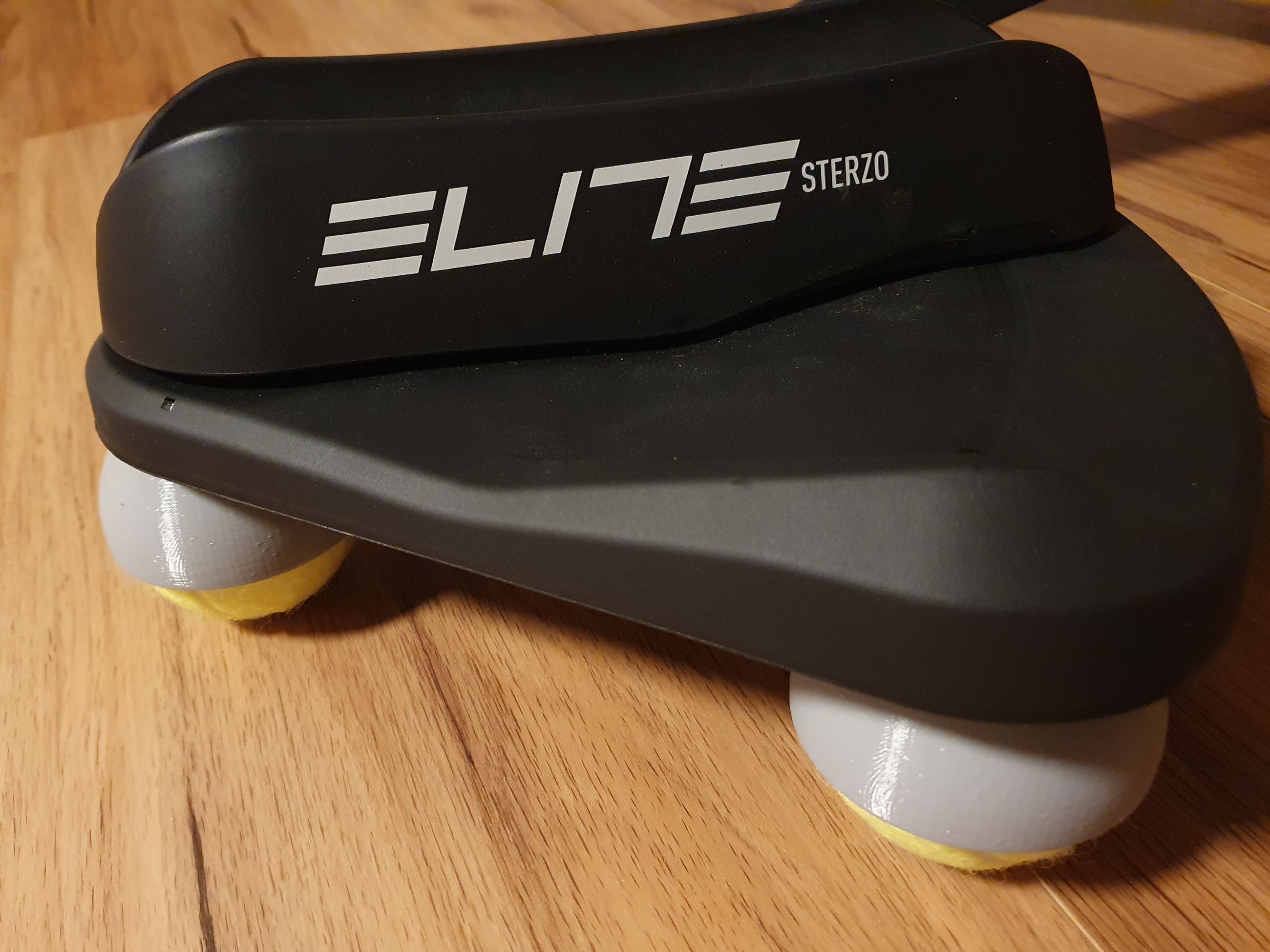Elite Sterzo Tennis Ball Feet