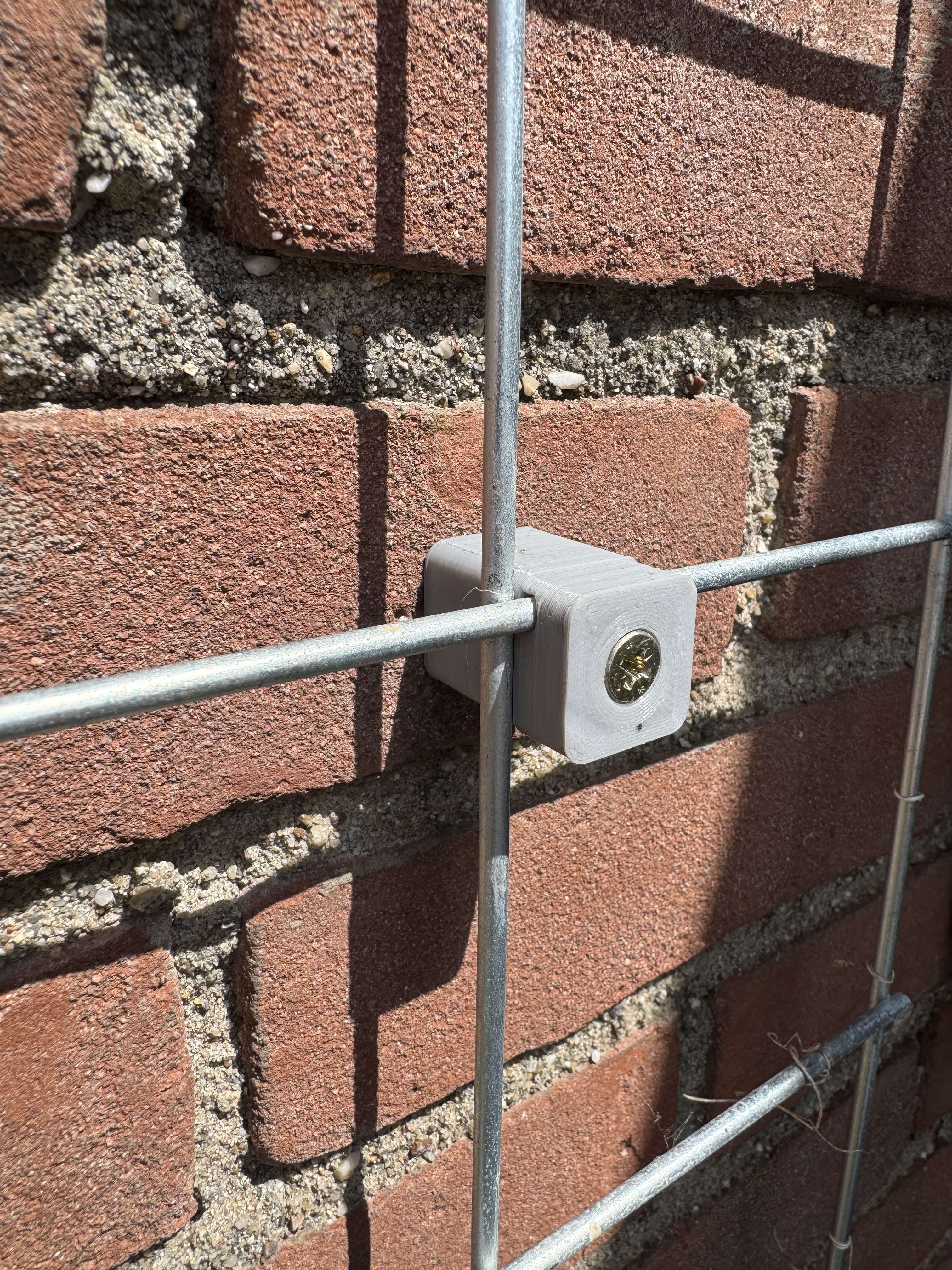 Spacers for wire fence / mesh panel holder — miniatura 3