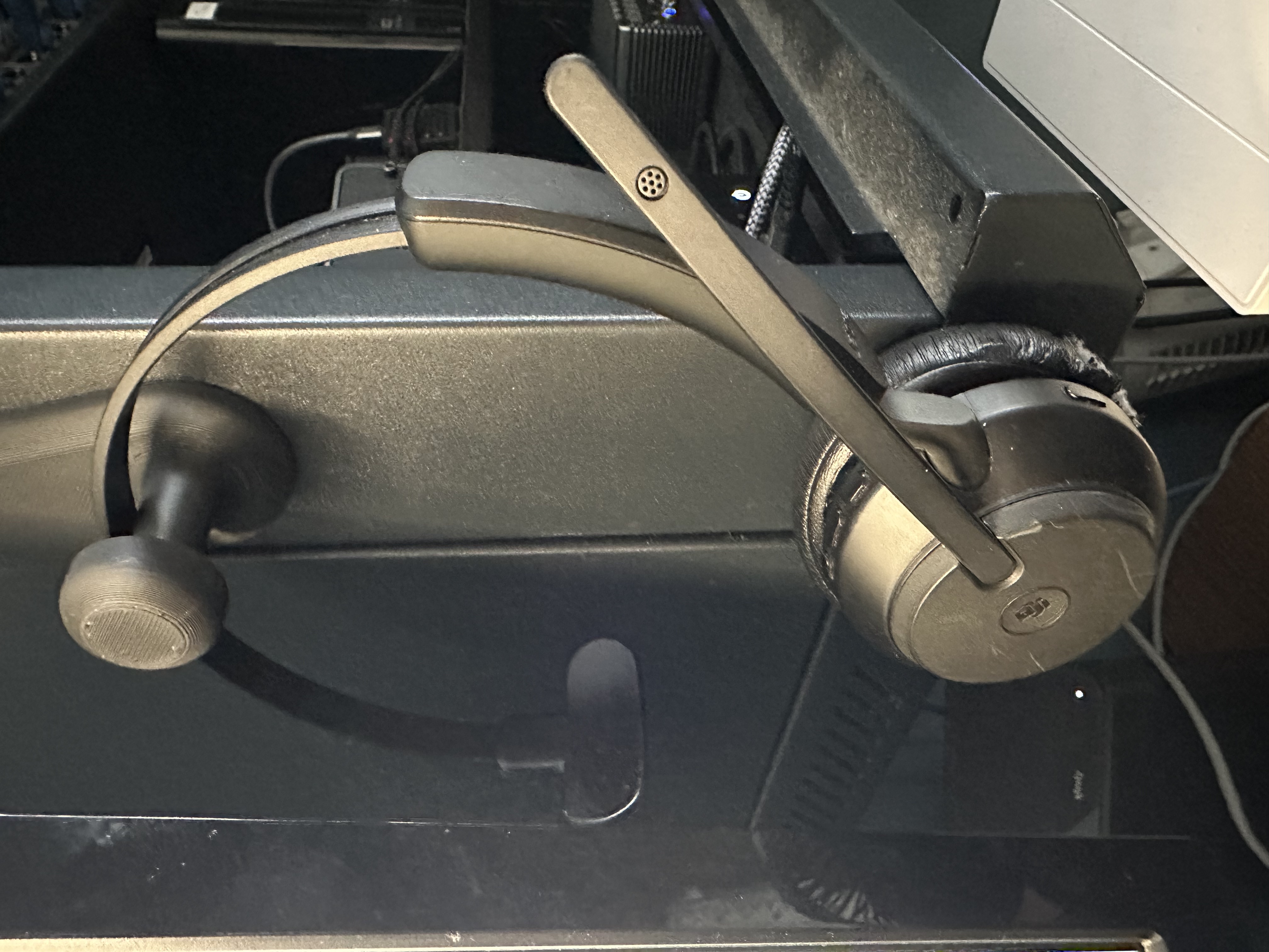 Lightweight Magnetic Headset Holder