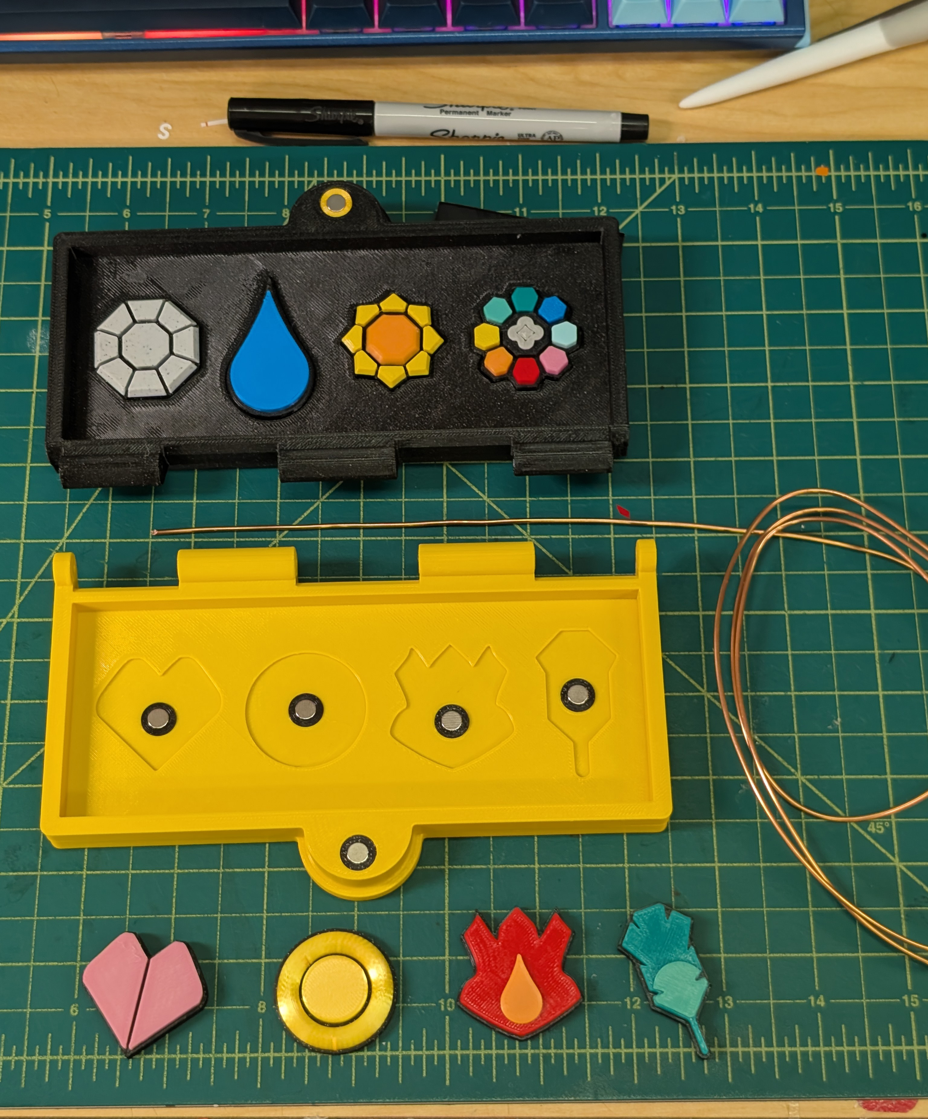 Kanto Badges Case in two halves 3D model