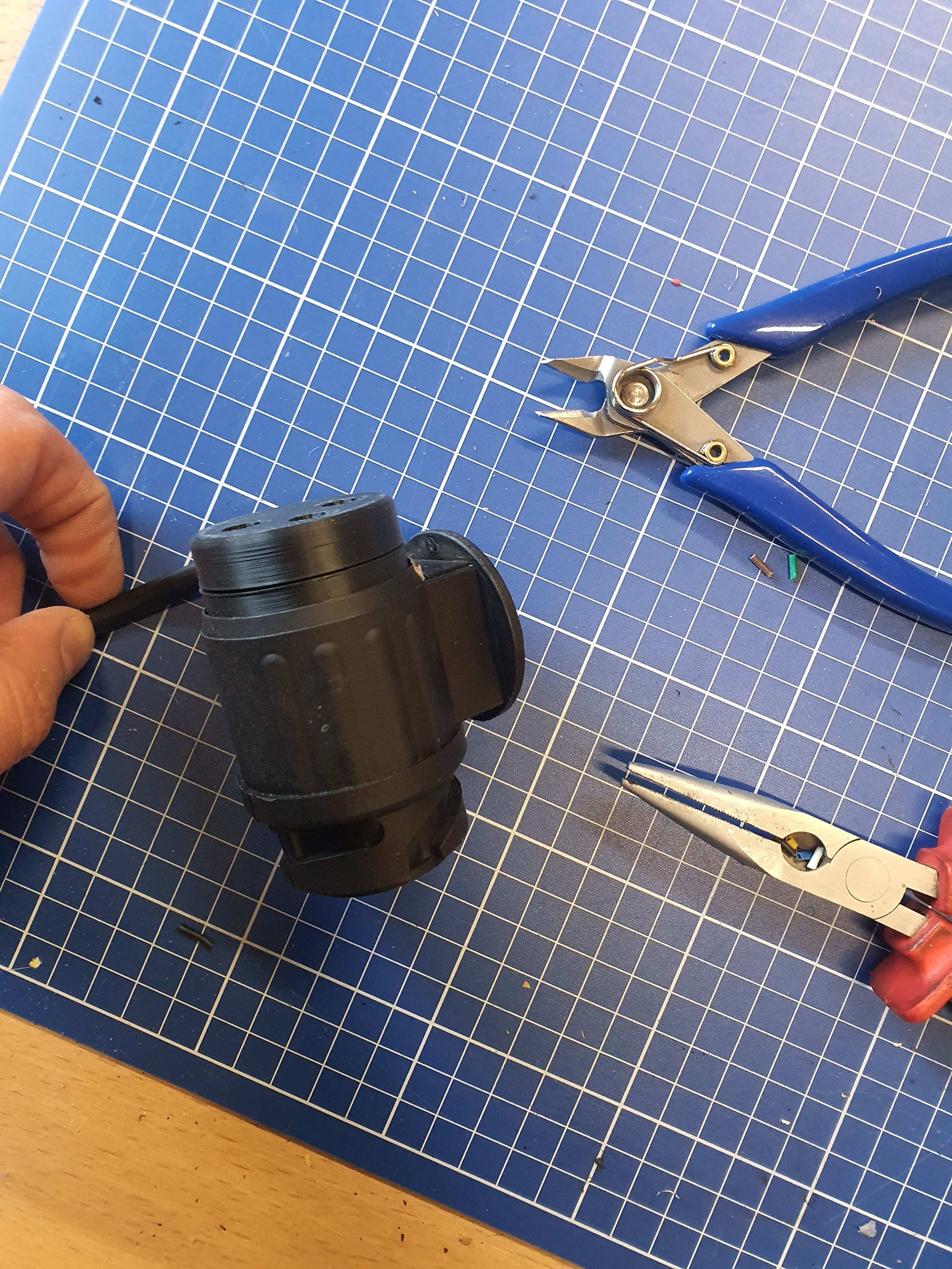 Coude à 90° pour prise 13 broches / right-angle addition 13 pins adapter