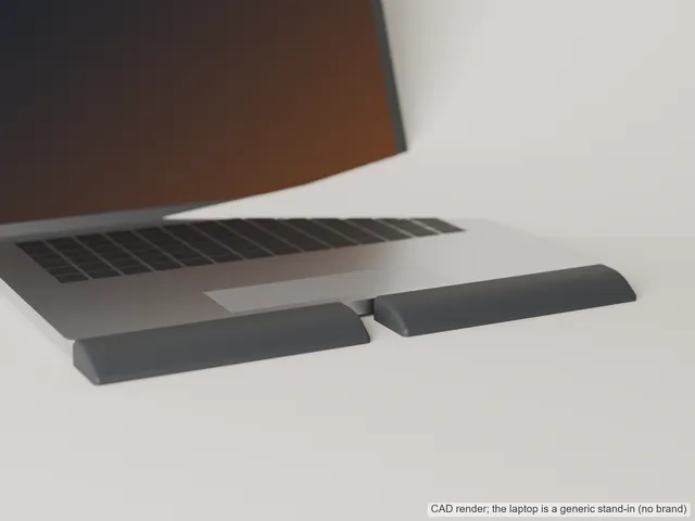MacBook Wrist Rest for the Sharp Front Edge – Height-Matched Palm Bridge, Held by the Laptop's Feet