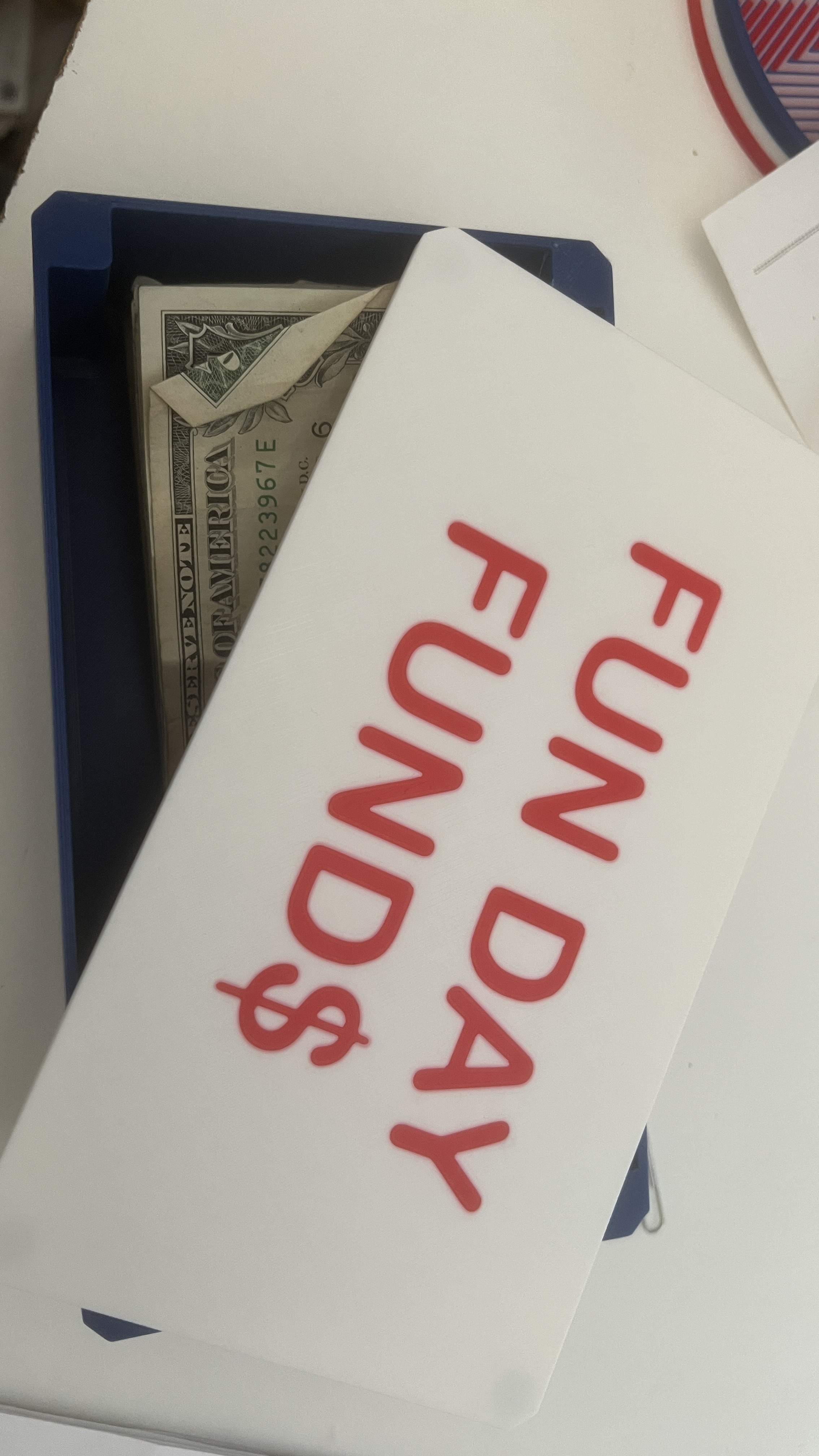 FUN DAY FUND$ Box with Magnets - MMU3