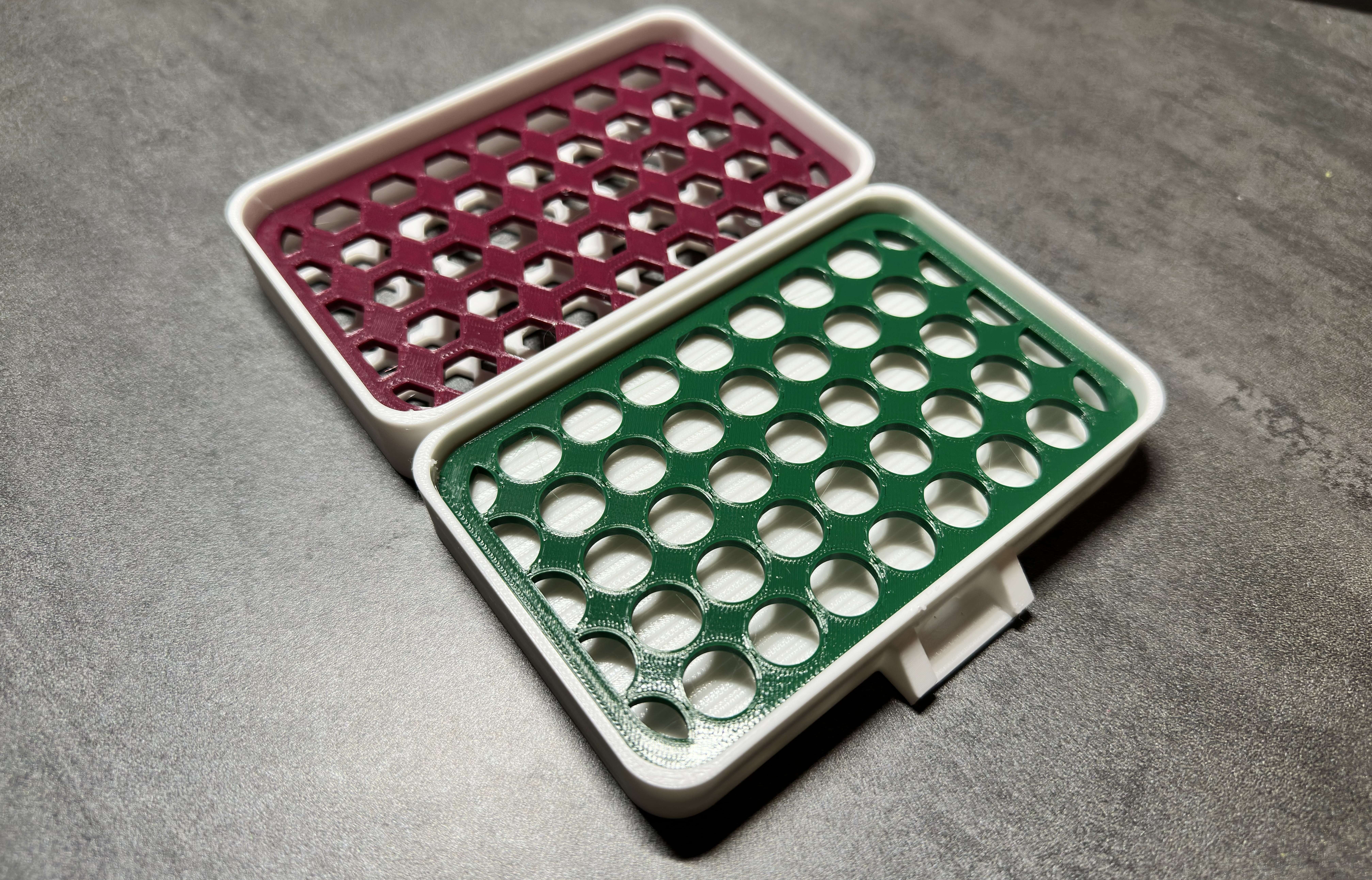 Soap dishes with drainage and decorative inserts