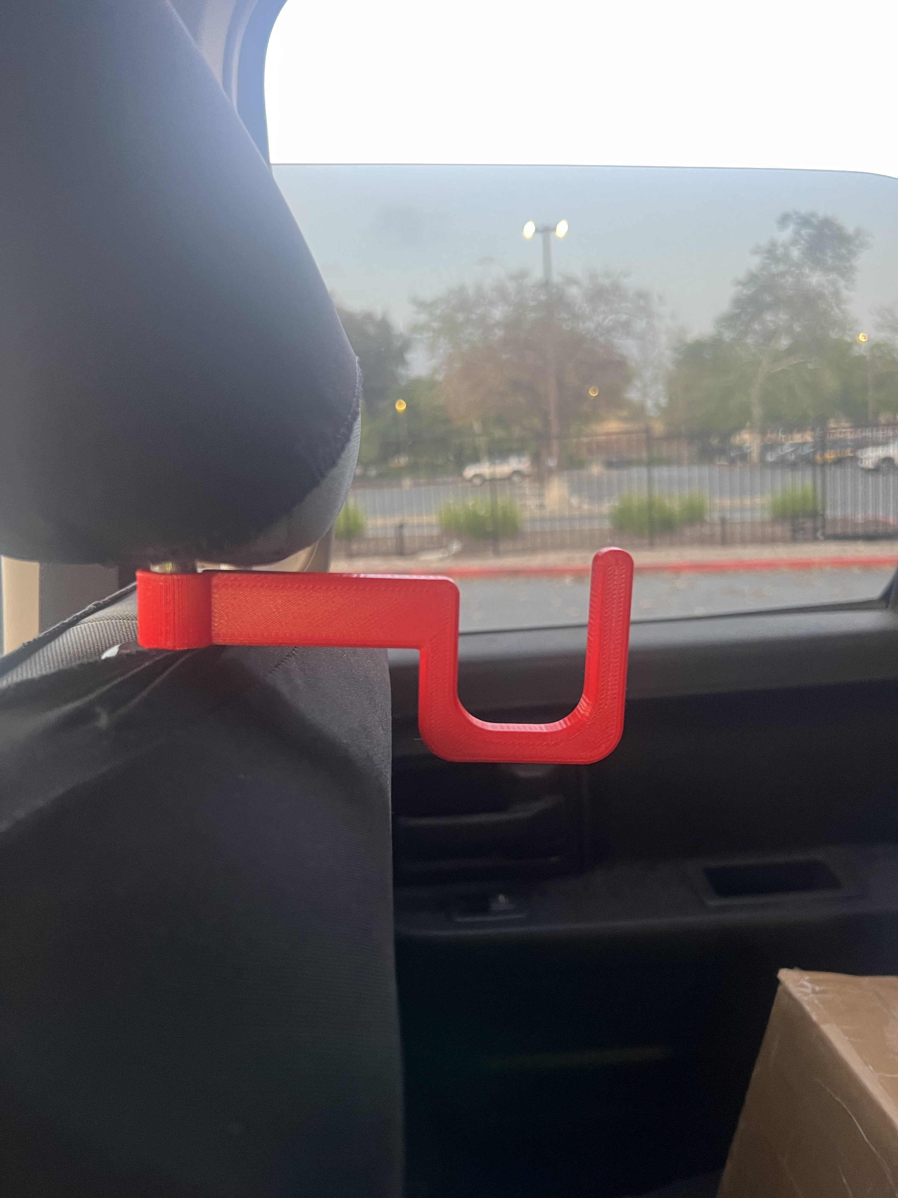 Miniatura 2 do modelo 3D Hard Hat Headrest Hook