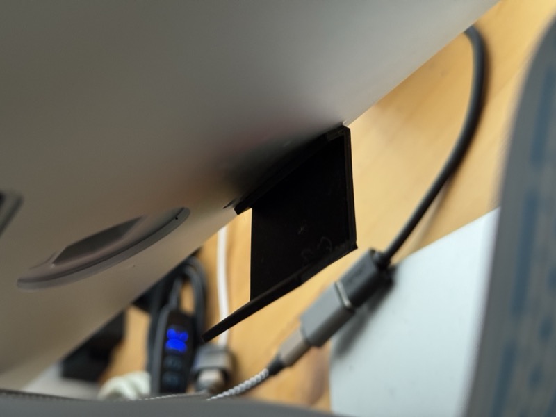 iMac 5K Display - Fan displays holder