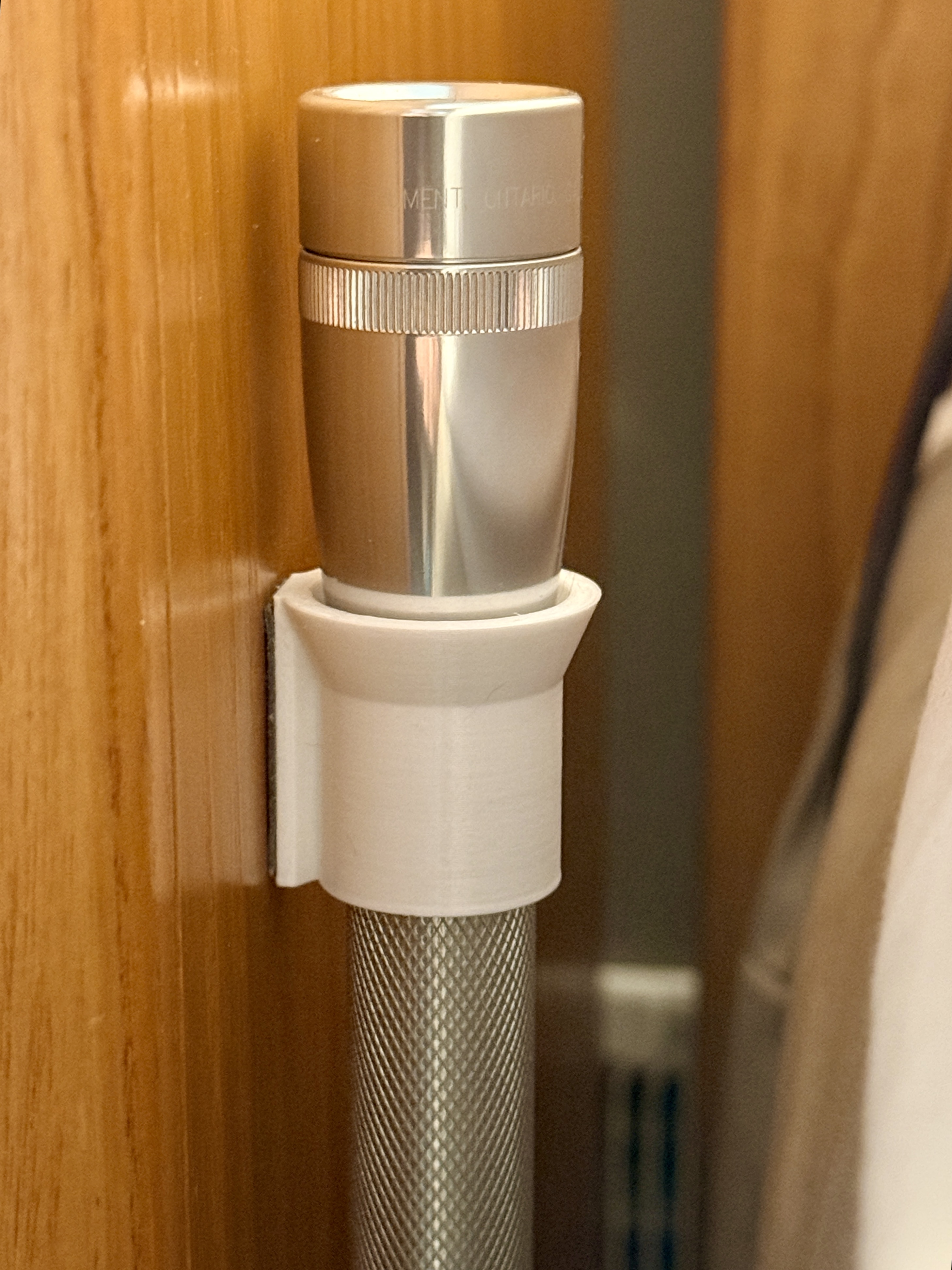 Mini Maglite flashlight holder (mag lite torch)
