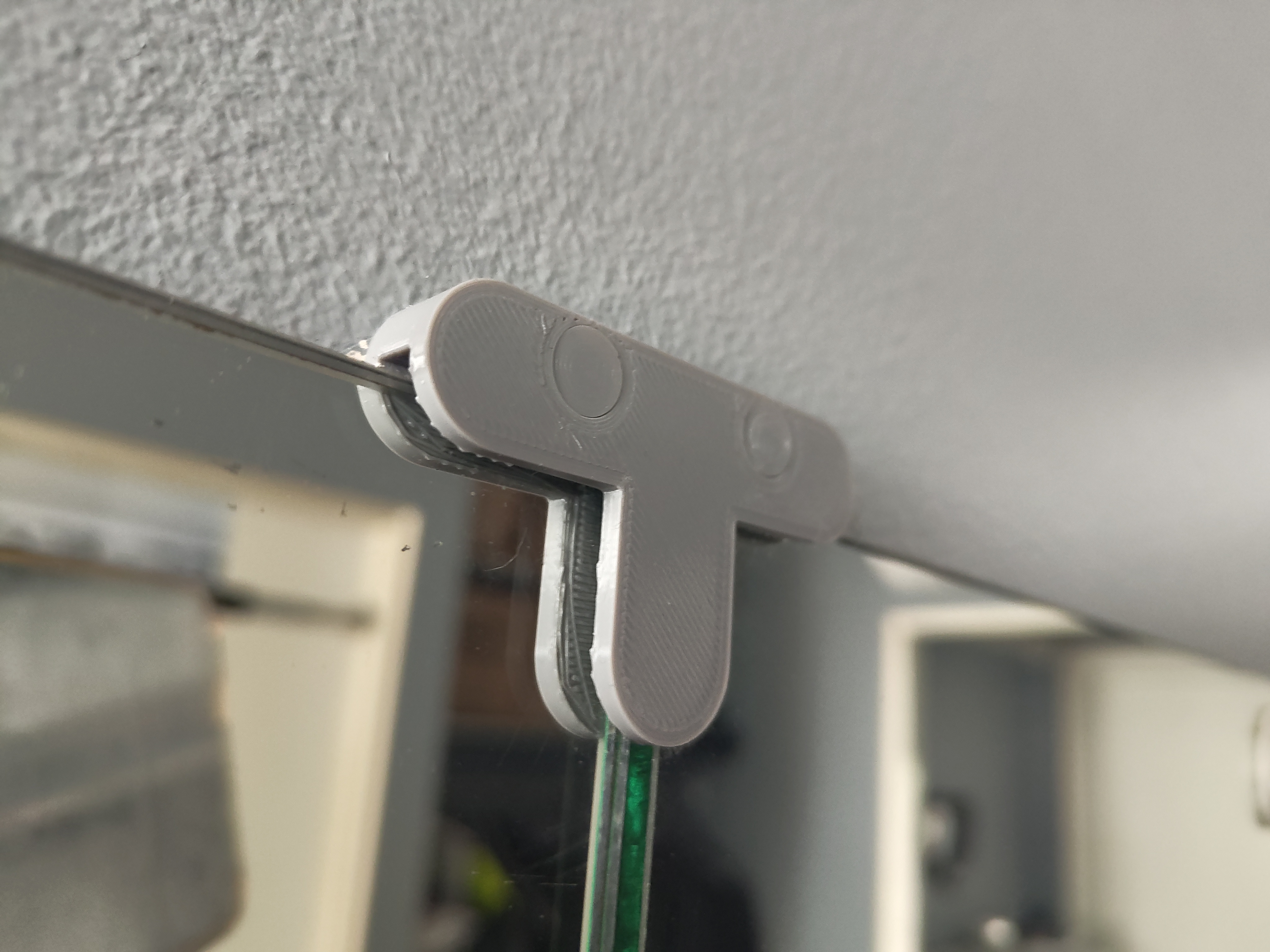 Mirror wall mount (v2)
