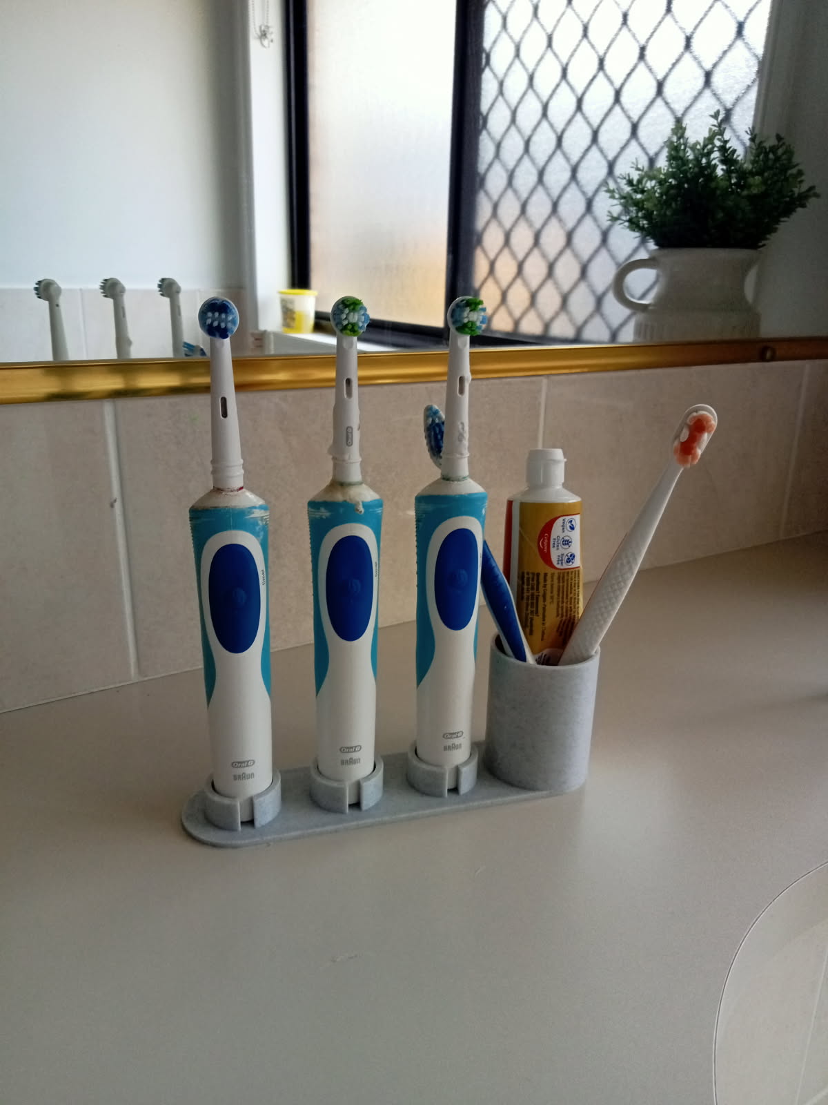 3-Slot Electric Toothbrush Holder - with Cup