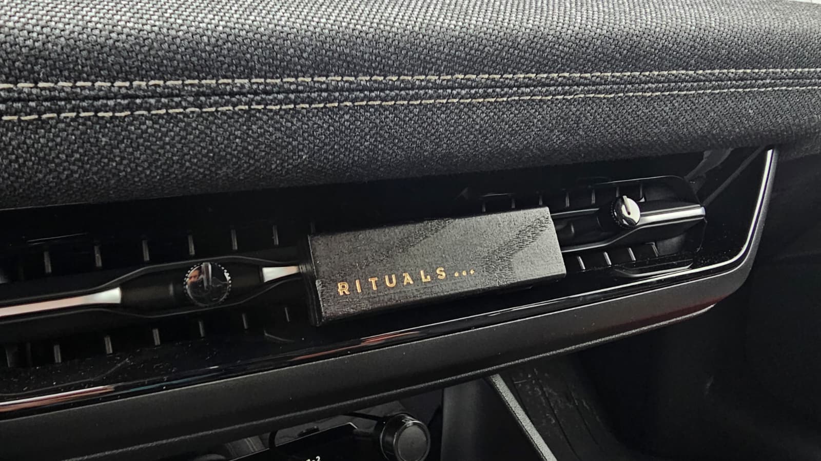 Audi (2025+) “RITUALS…” Air Freshener Holder / Vent Clip – A6 e-tron tested