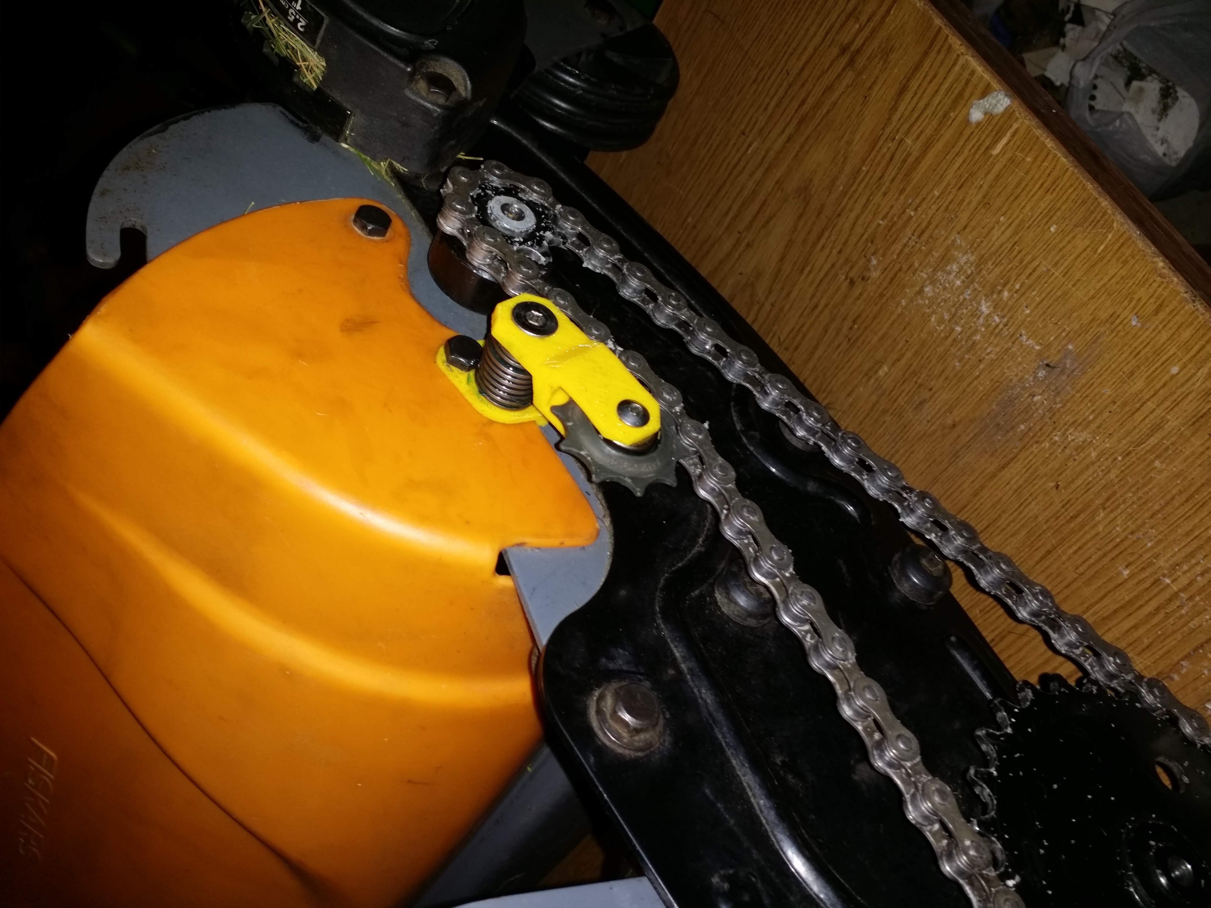 Chain Tensioner - Fiskar Momentum Reel Mower