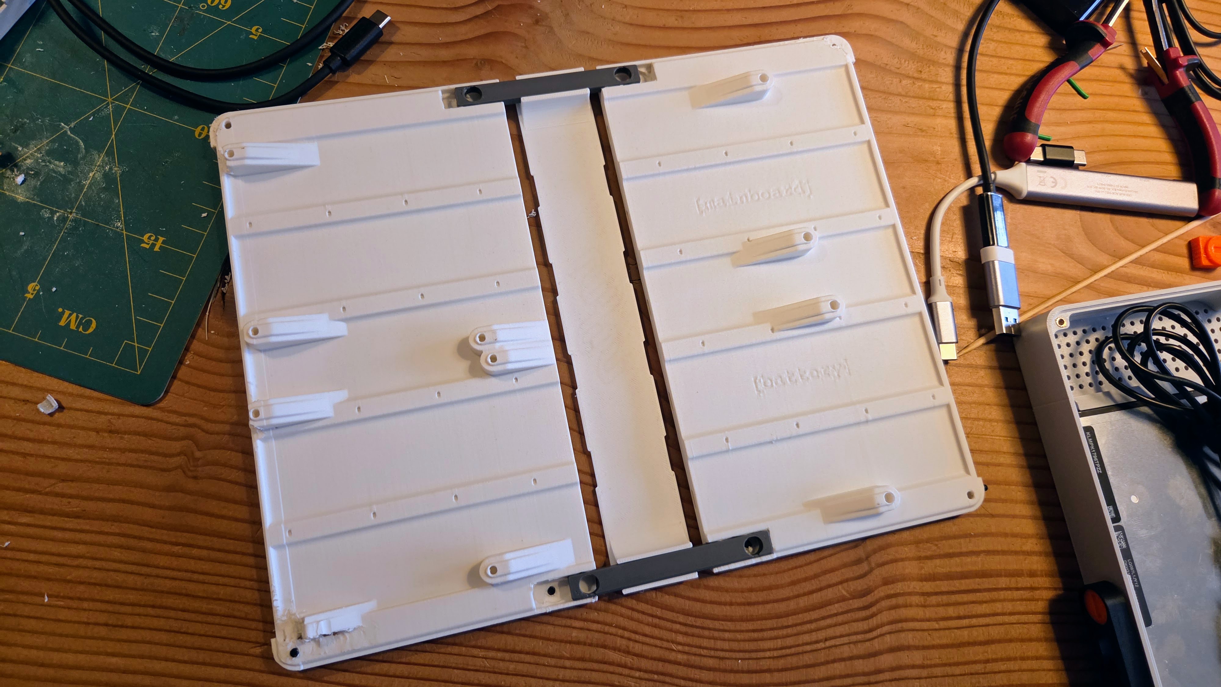 Project INFIN_IT: A Framework 12 Based Modular Workstation with Repurposed Components — miniatura 12
