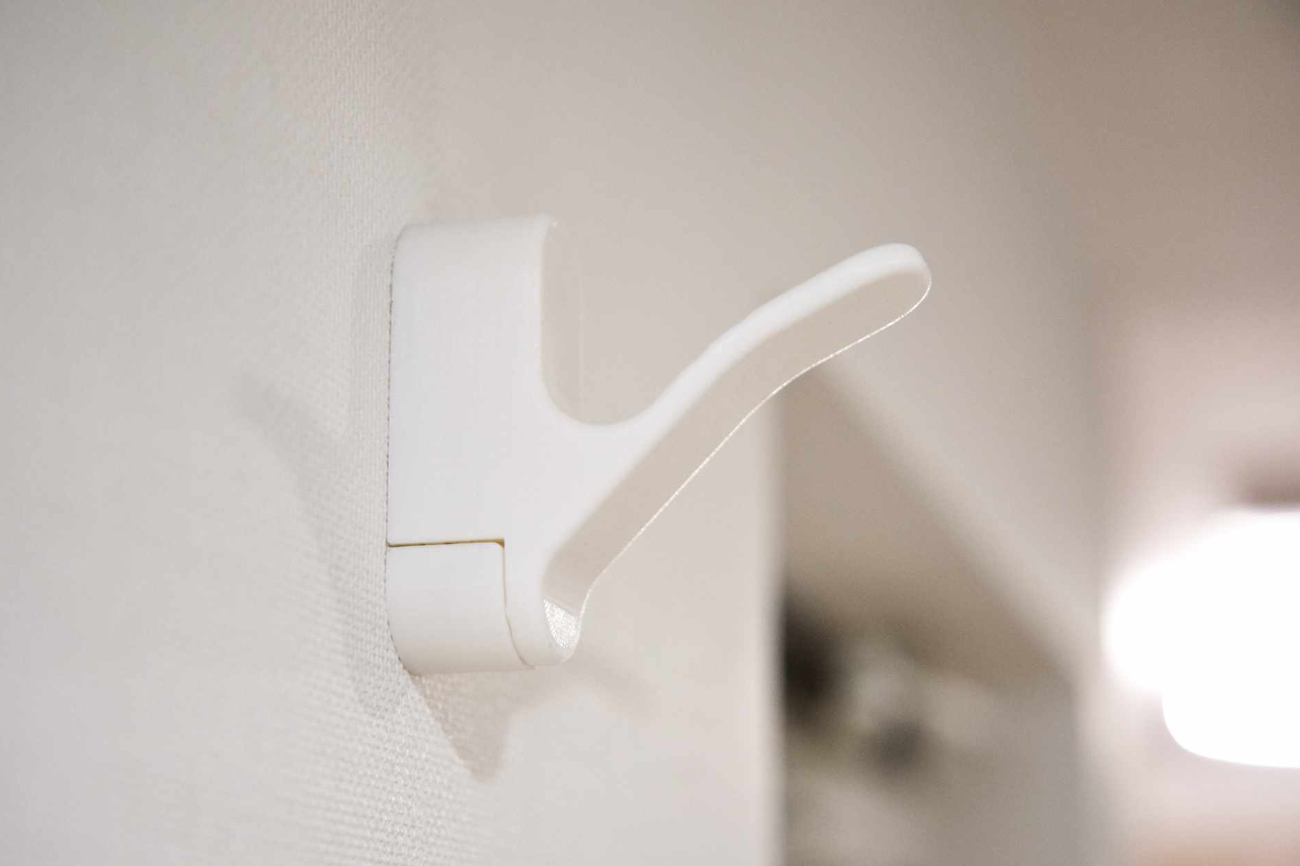 Minimal Wall-Mounted Hat Hanger | Hidden Pin Mount — STL Grátis | 3DFinder