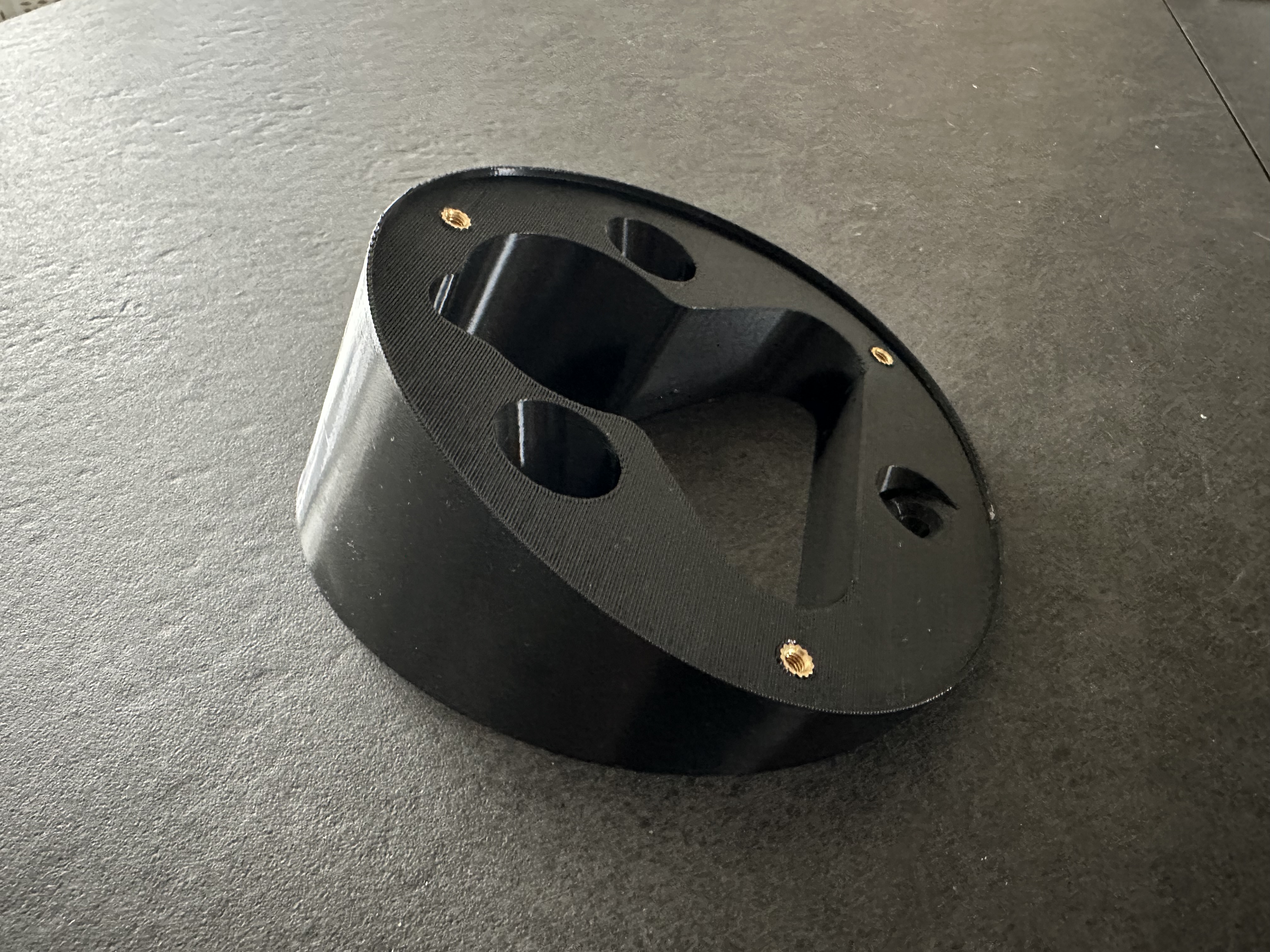 Mounting wedge for Reolink camera