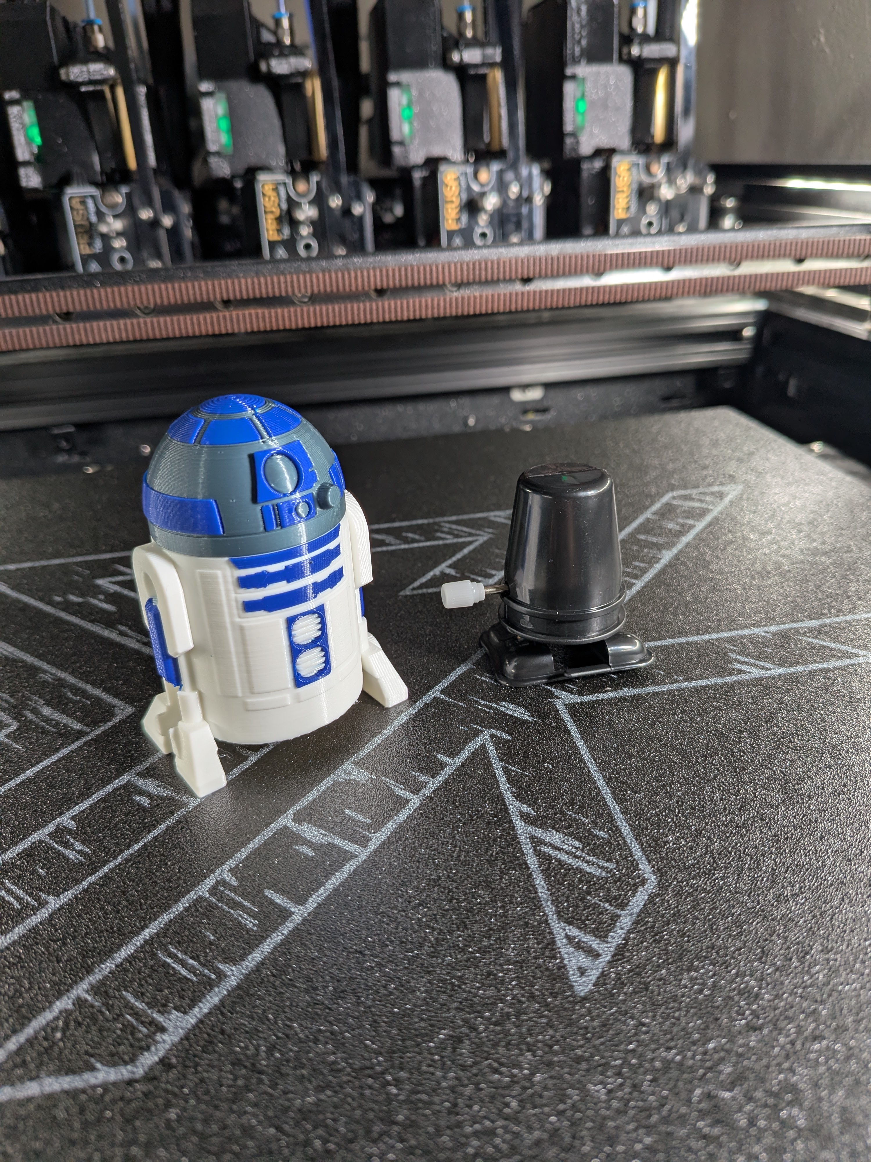 Walking R2D2 — thumbnail 3