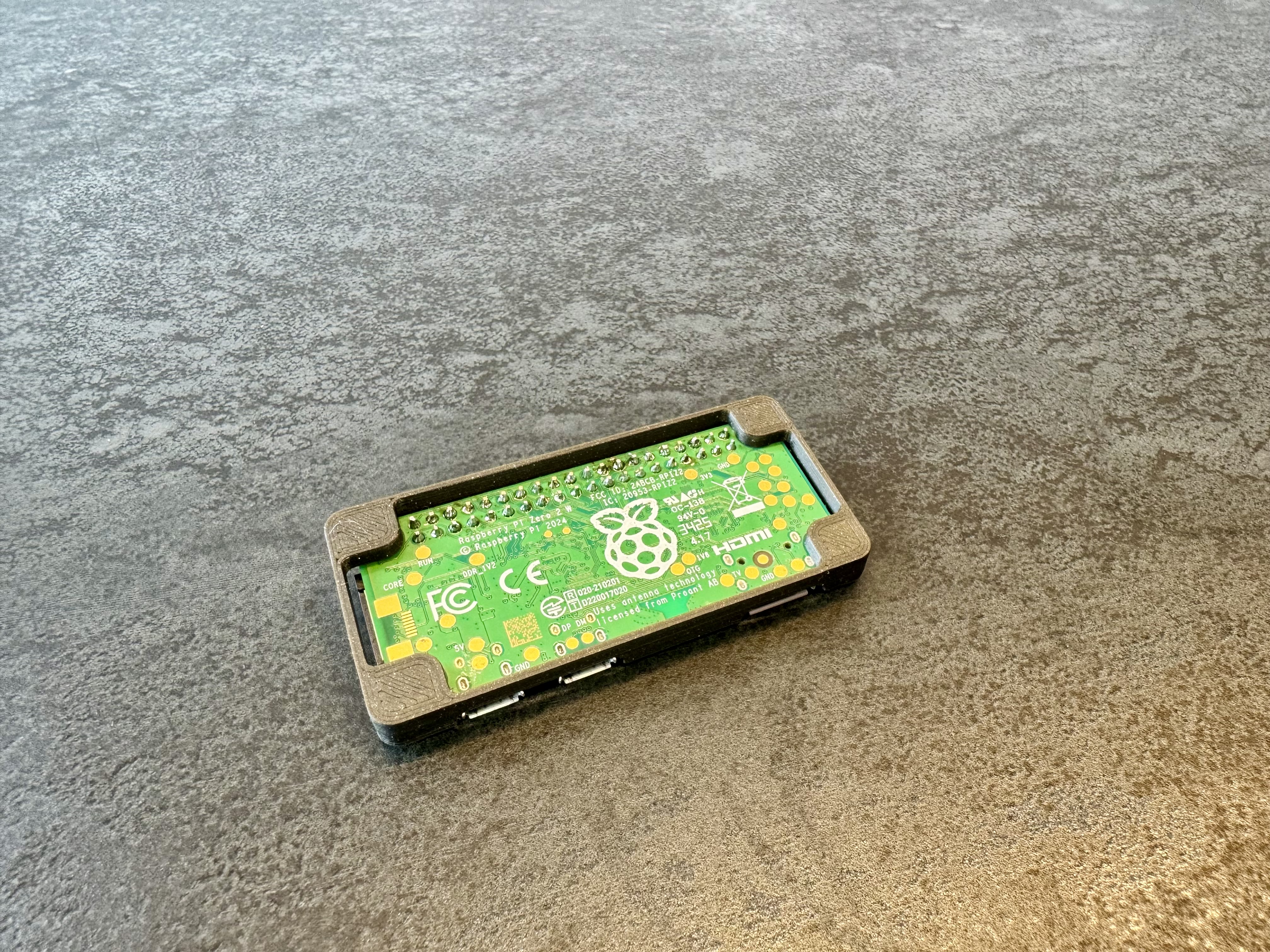 Minimal Raspberry Pi Zero 2W Bumper Case