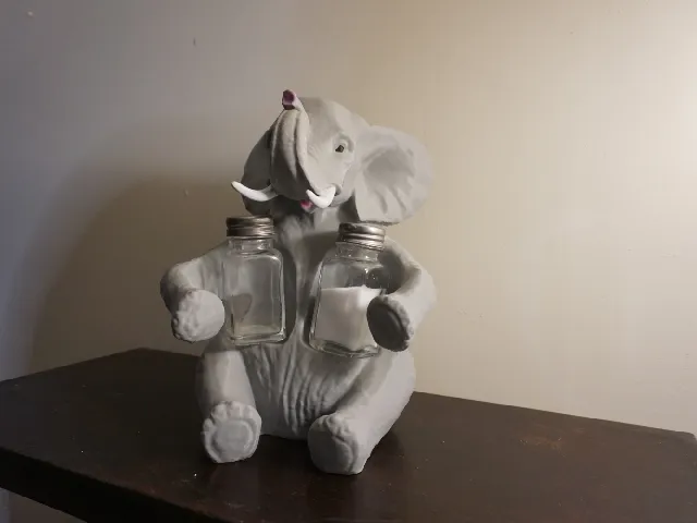 Elephant Salt & Pepper Shaker Holder