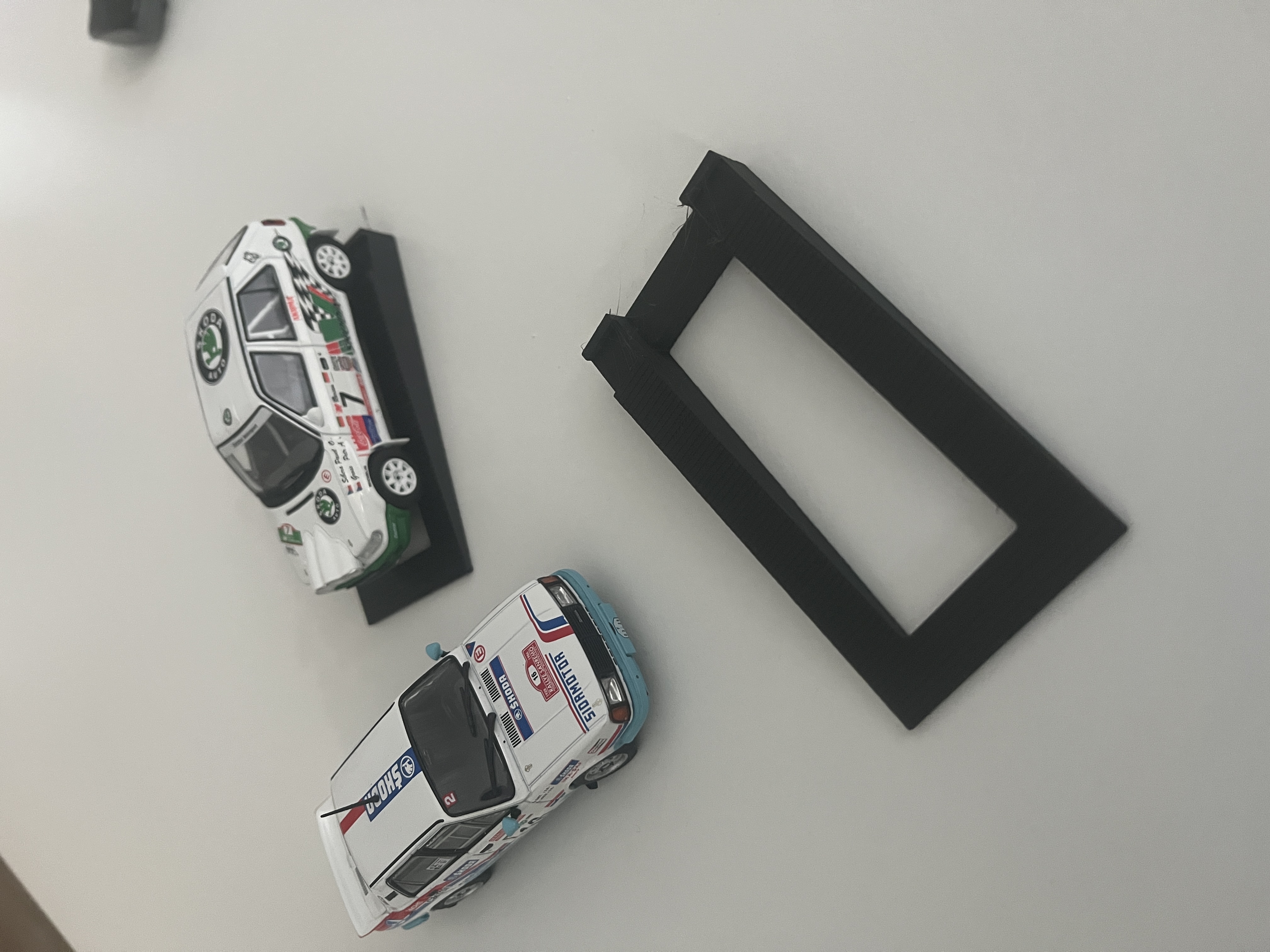 1/43 SCALE TOY CAR STAND