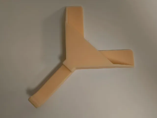 Headphones hanger to a 18mm thickness of a desk