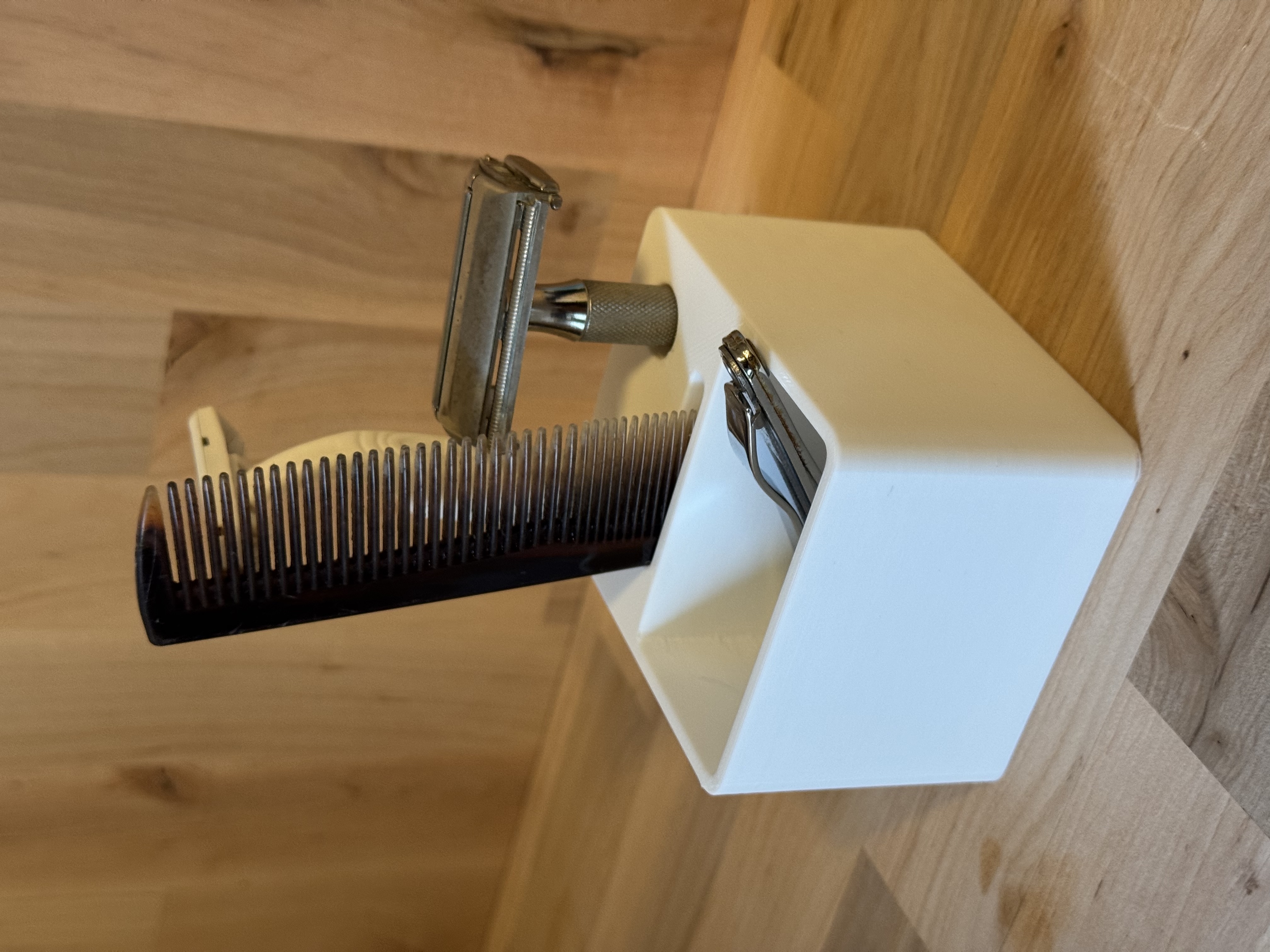 Small bathroom organizer