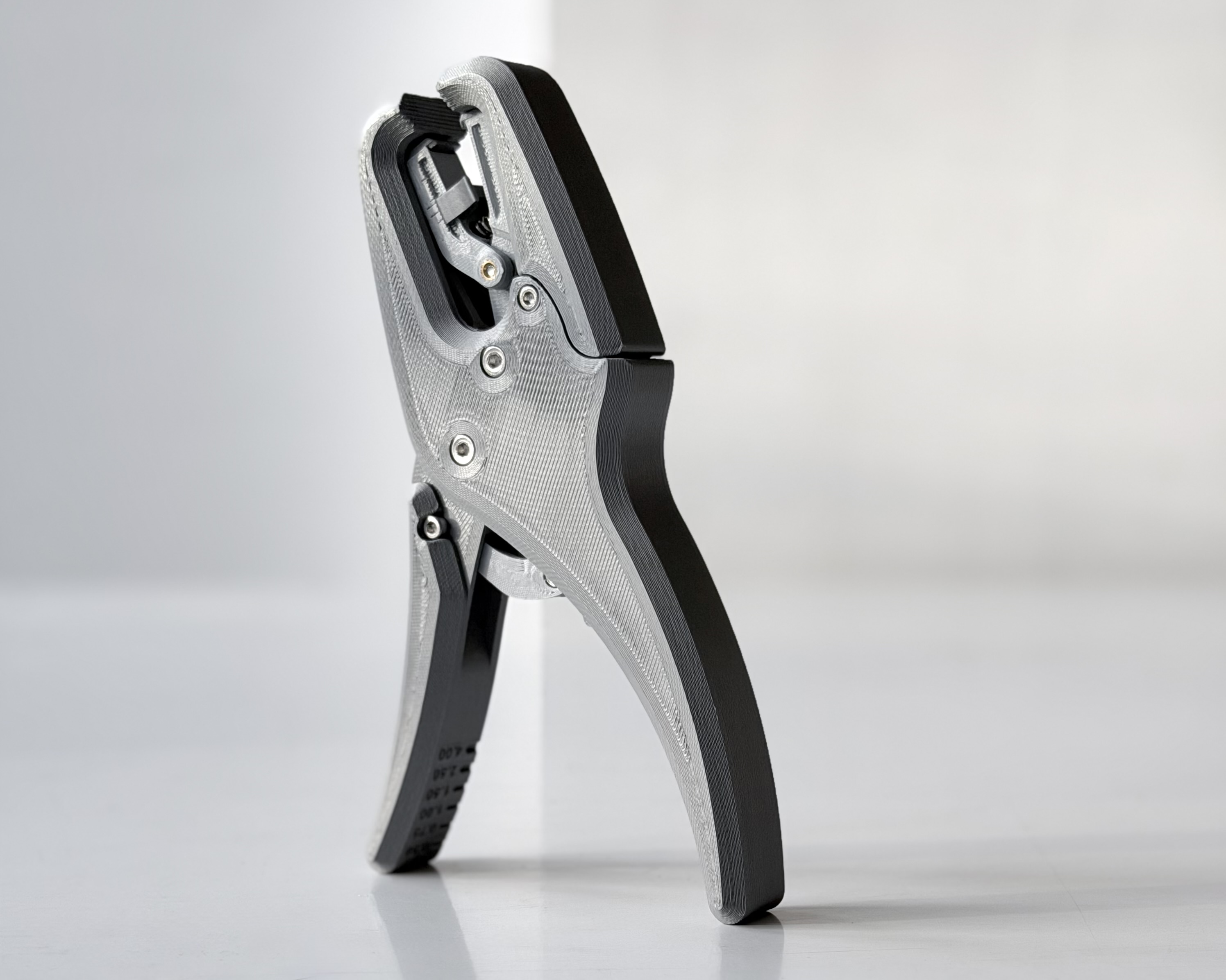Miniatura 6 do modelo 3D Wire Stripper Pro – Functional Maker Tool