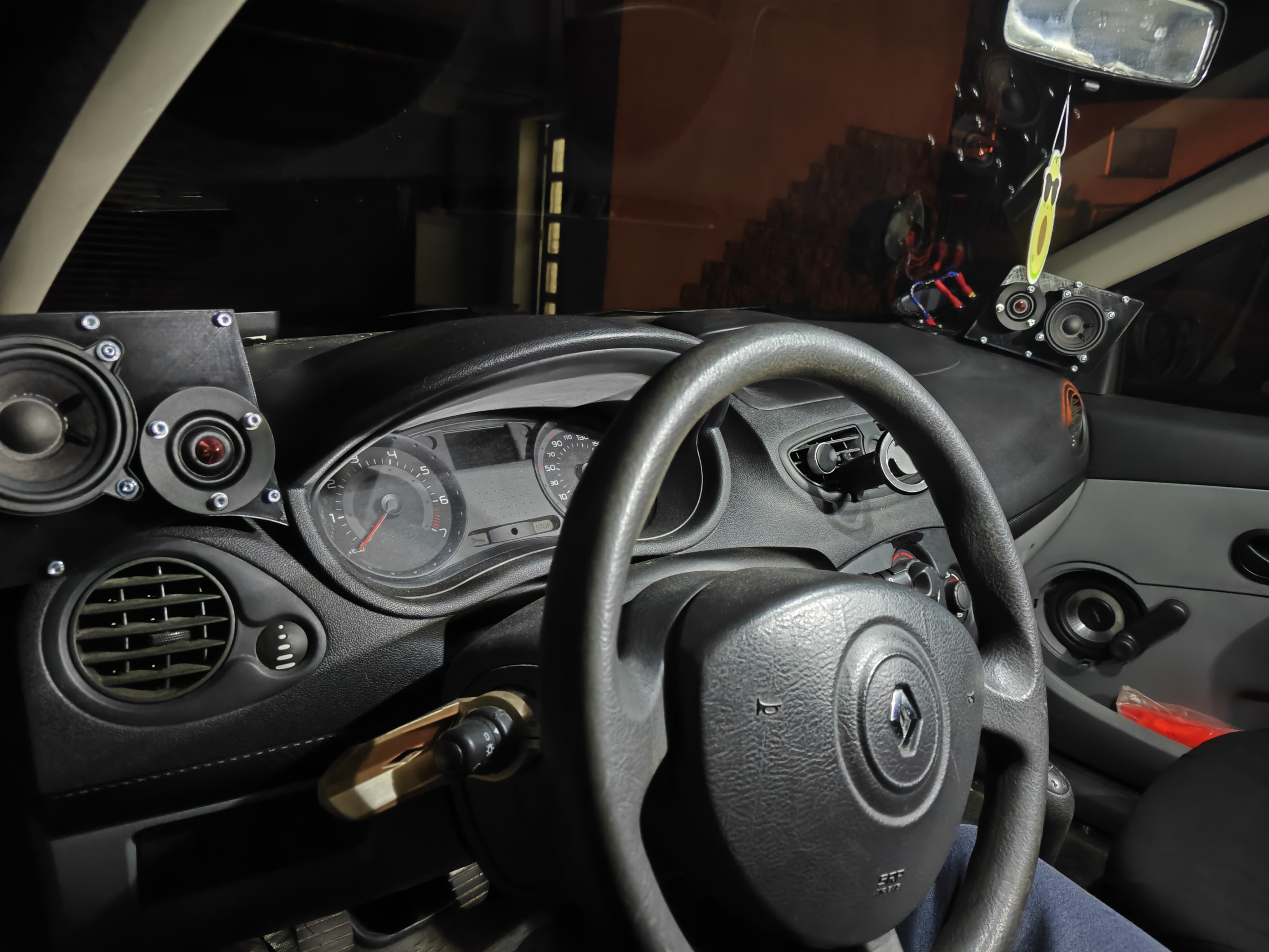 Non-Destructive Speakerpods for Renault Clio 3 3D model
