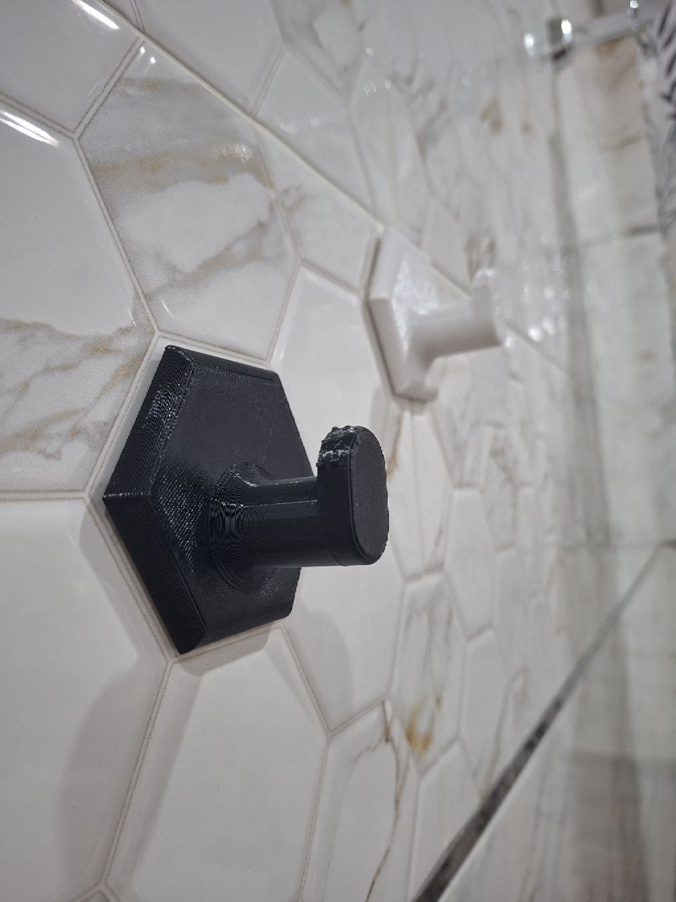 Miniatura 2 do modelo 3D hexagonal towel hook