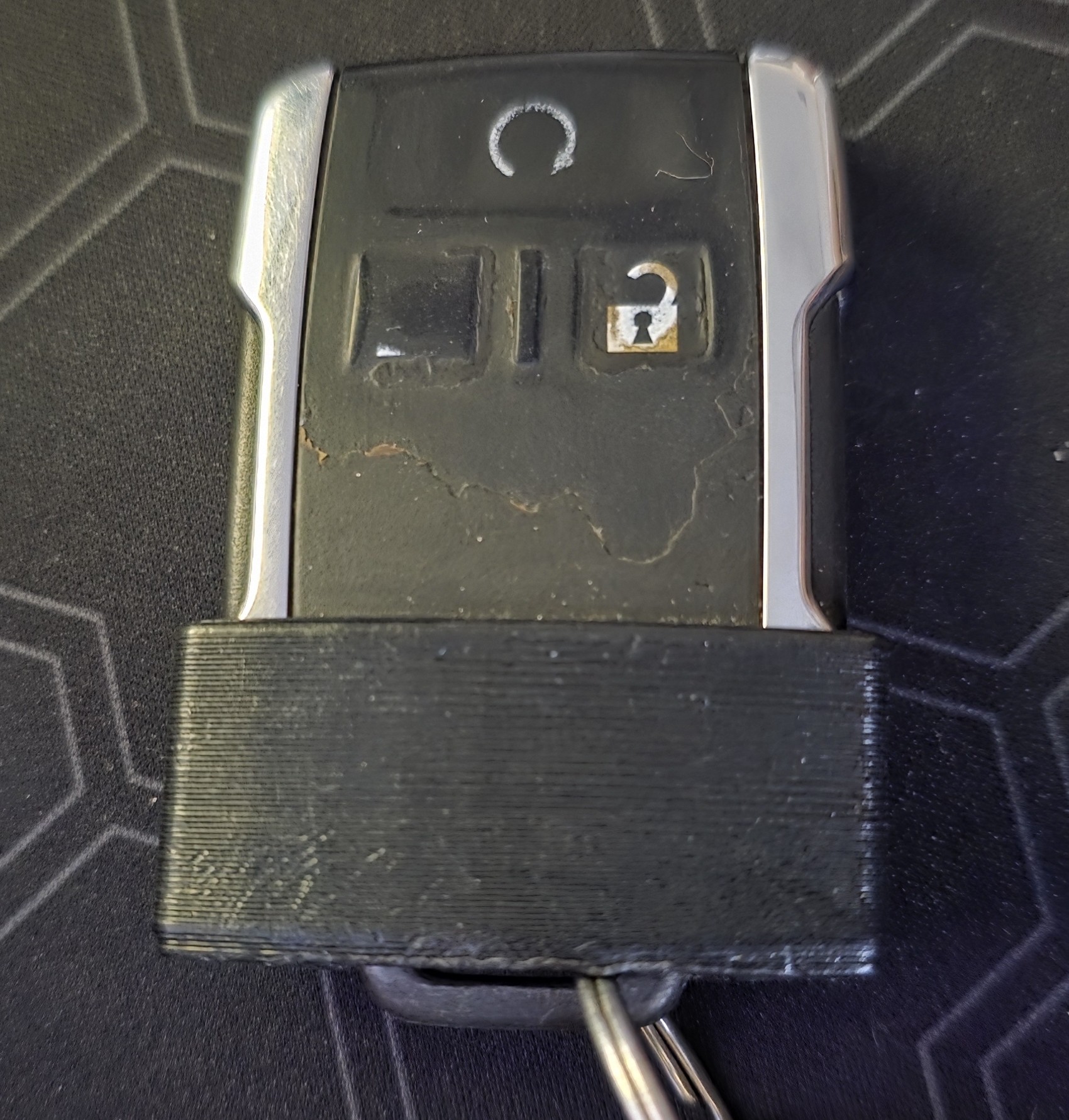 Miniatura 2 do modelo 3D GM Keyfob Panic Button Guard