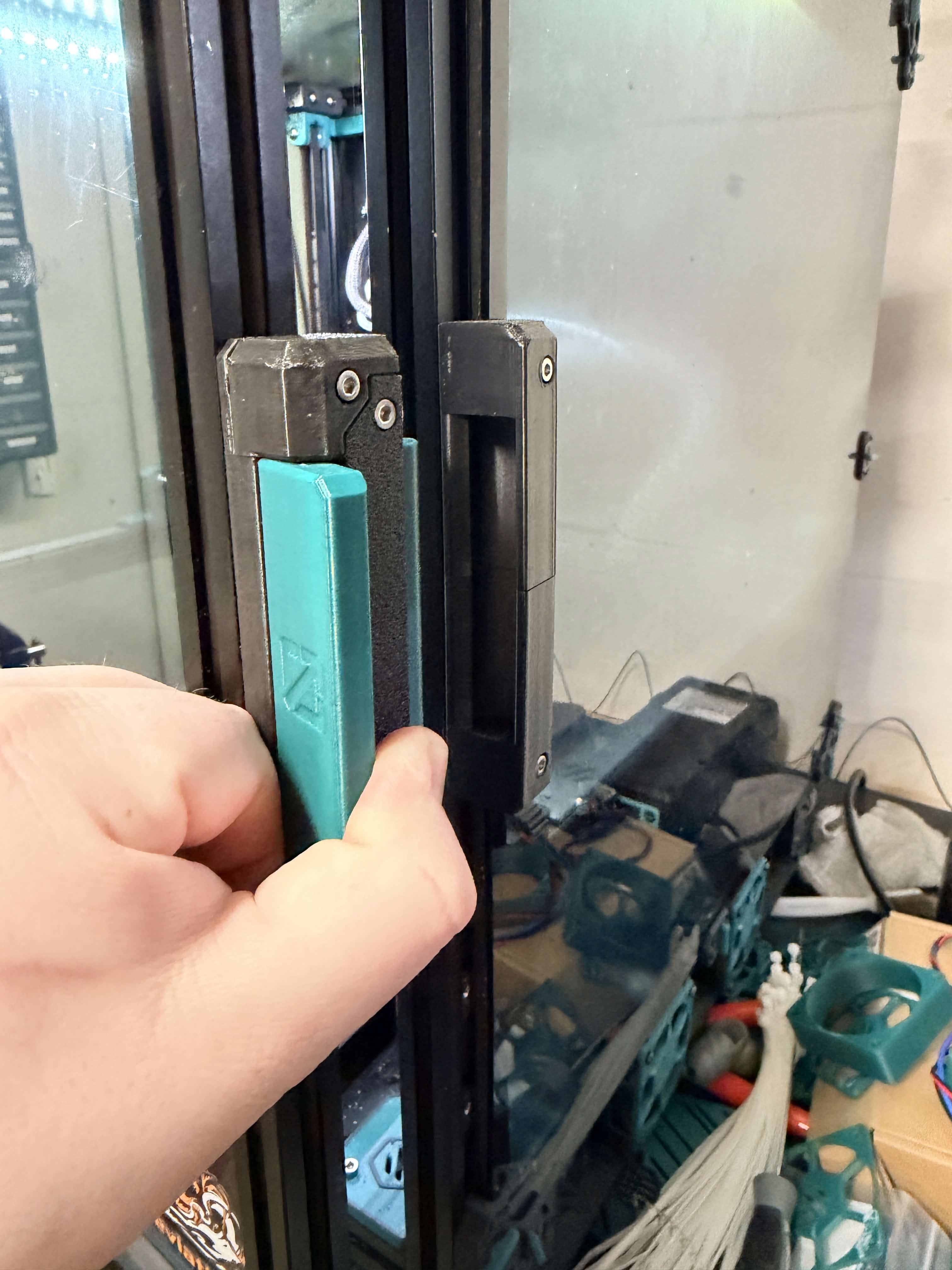 LockLatch door handle