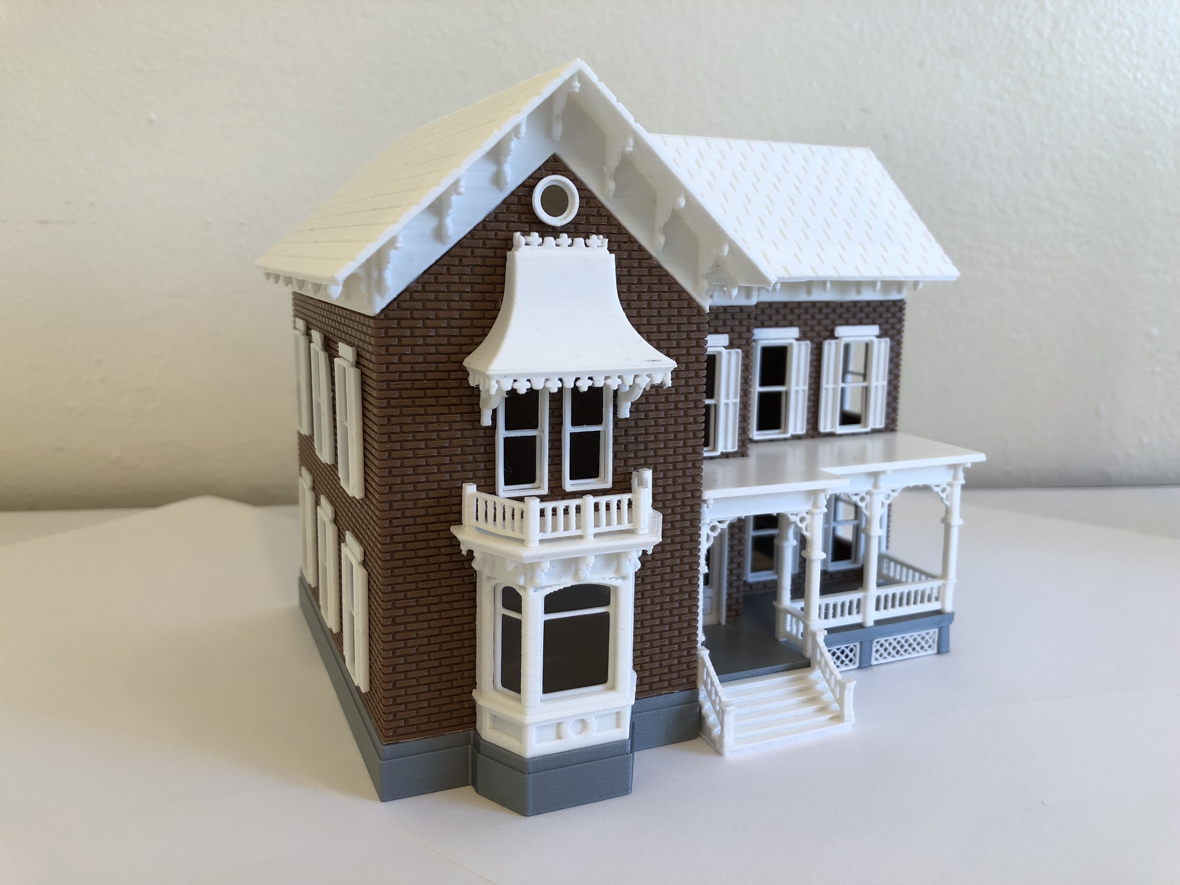 HO Scale Victorian House — thumbnail 4