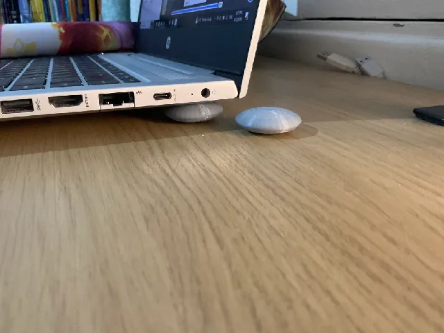 keyboard or laptop feet