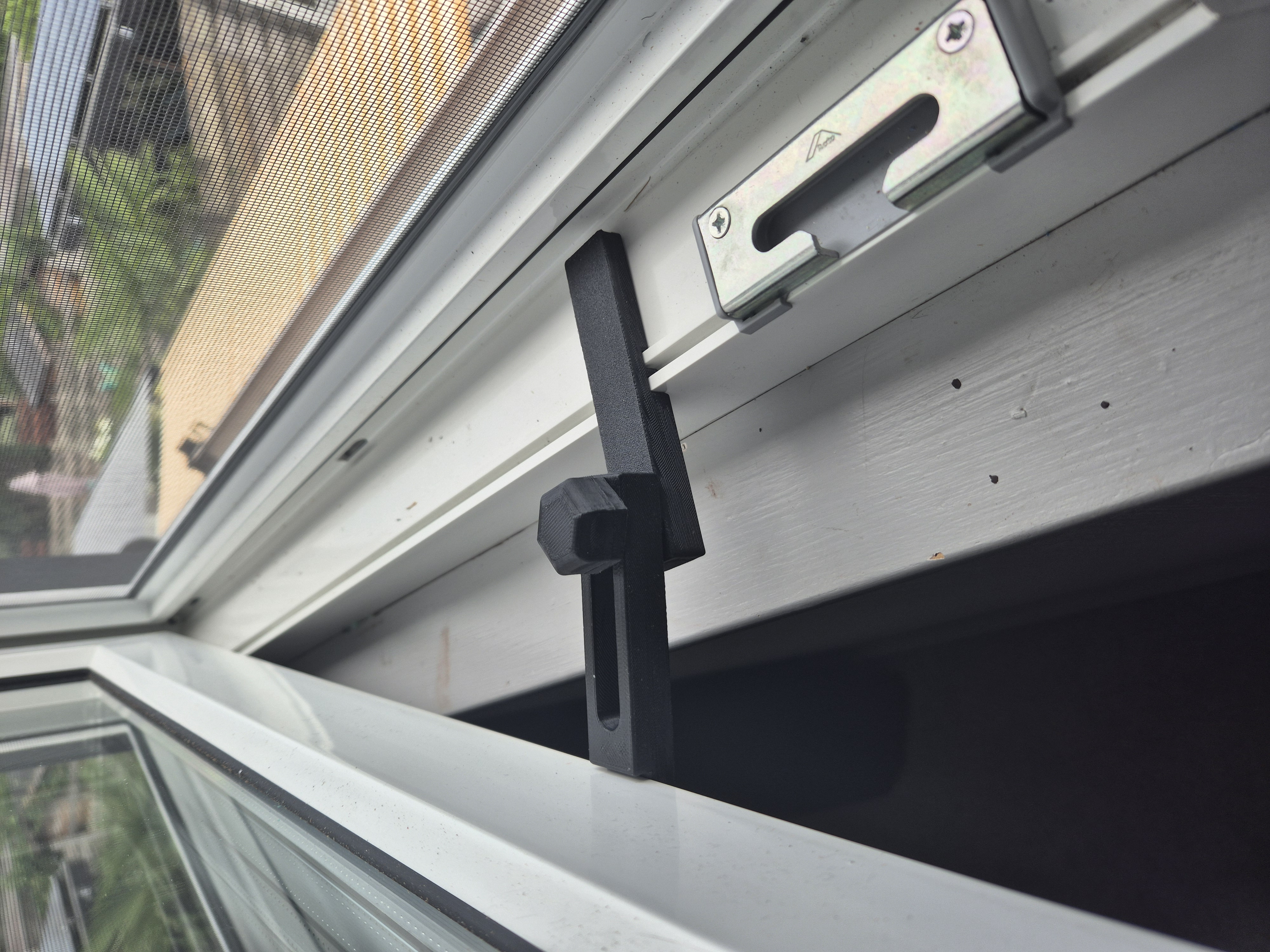 Adjustable door/window stop