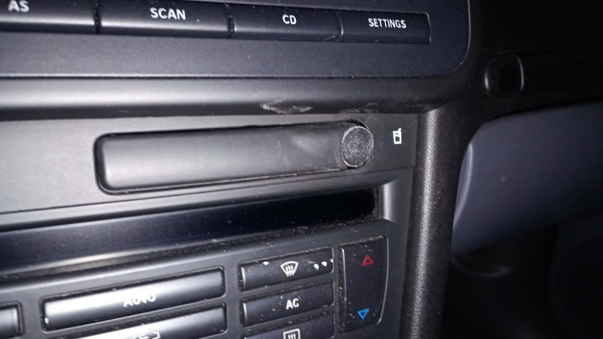 Button for Saab 93 drivers cup holder