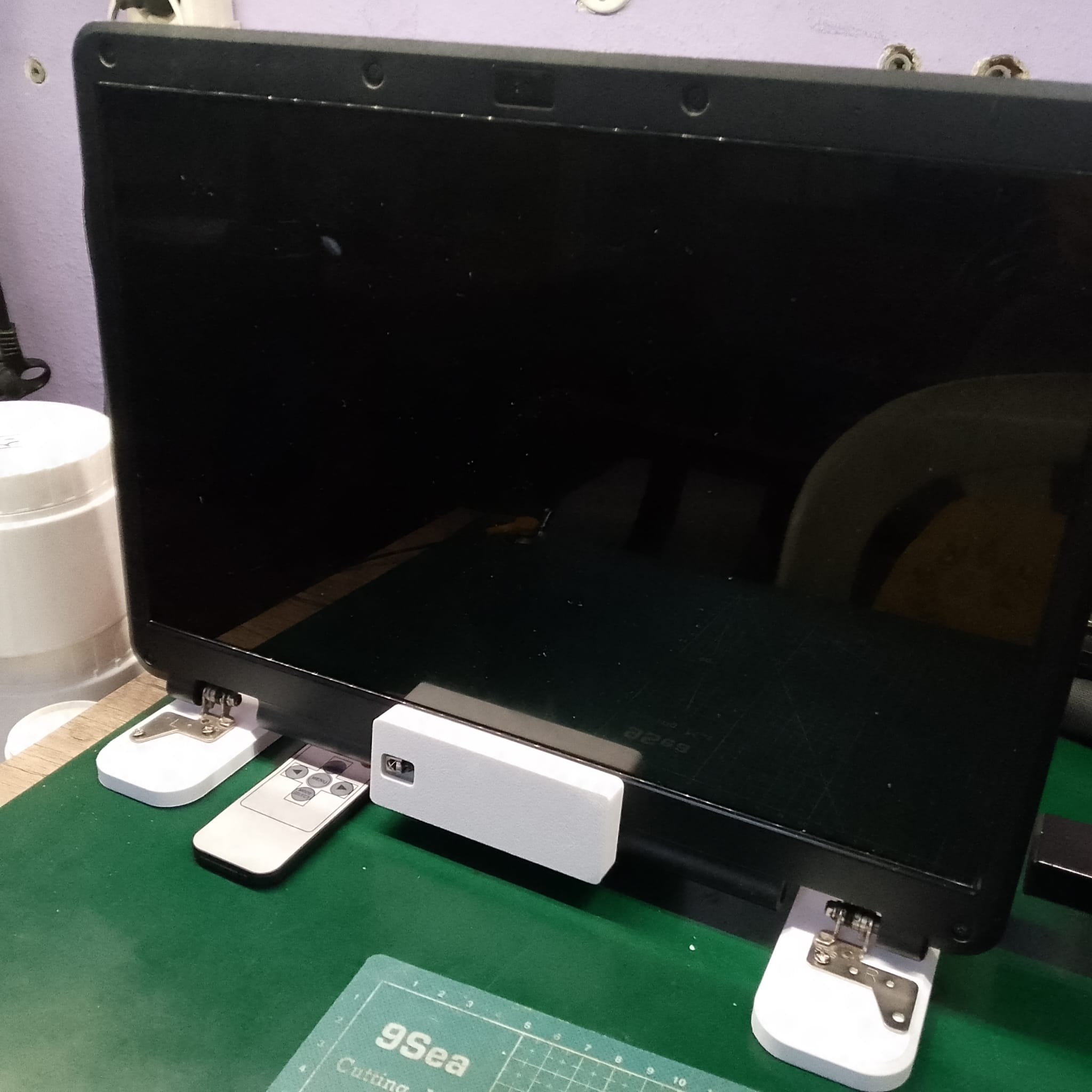 Laptop Screen to External Monitor – 3D Printed Case (FreeCAD + STEPS)
