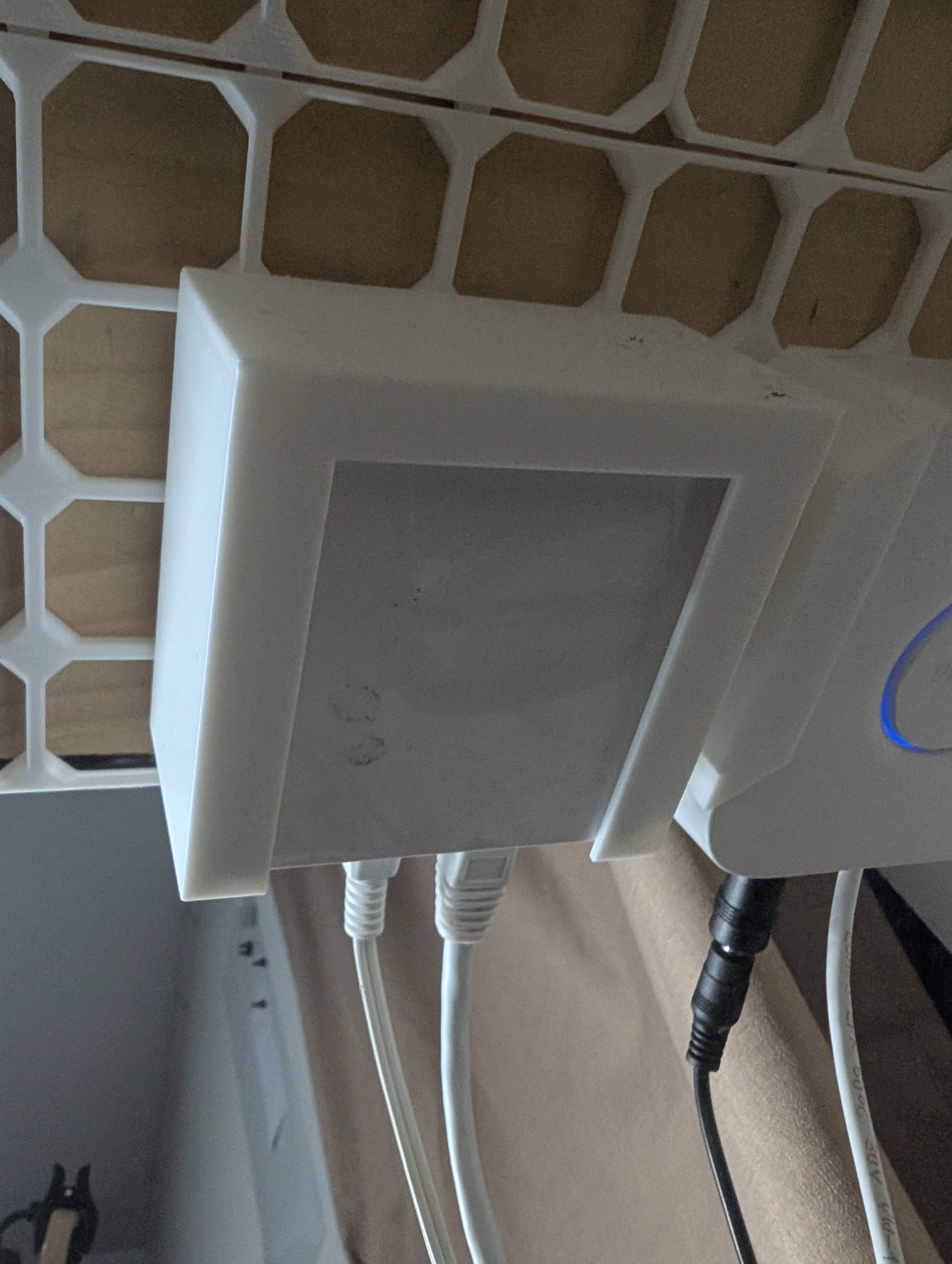 Lutron Hub Holder