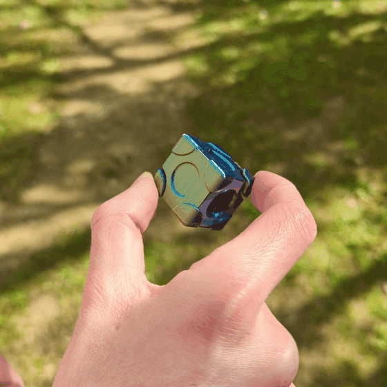 Miniatura 2 do modelo 3D Magic hand spinner cube