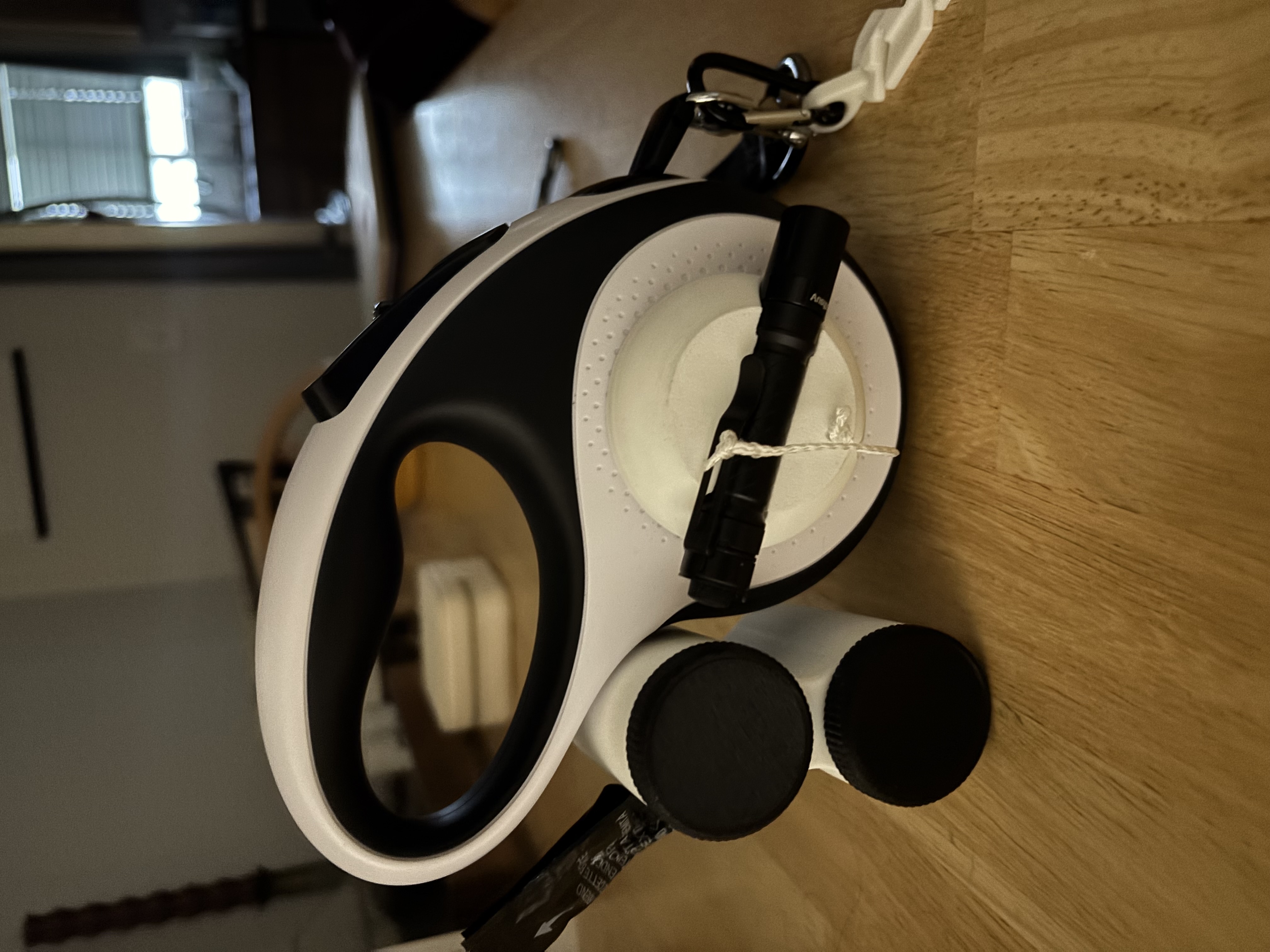 Leash Flashlight Mount
