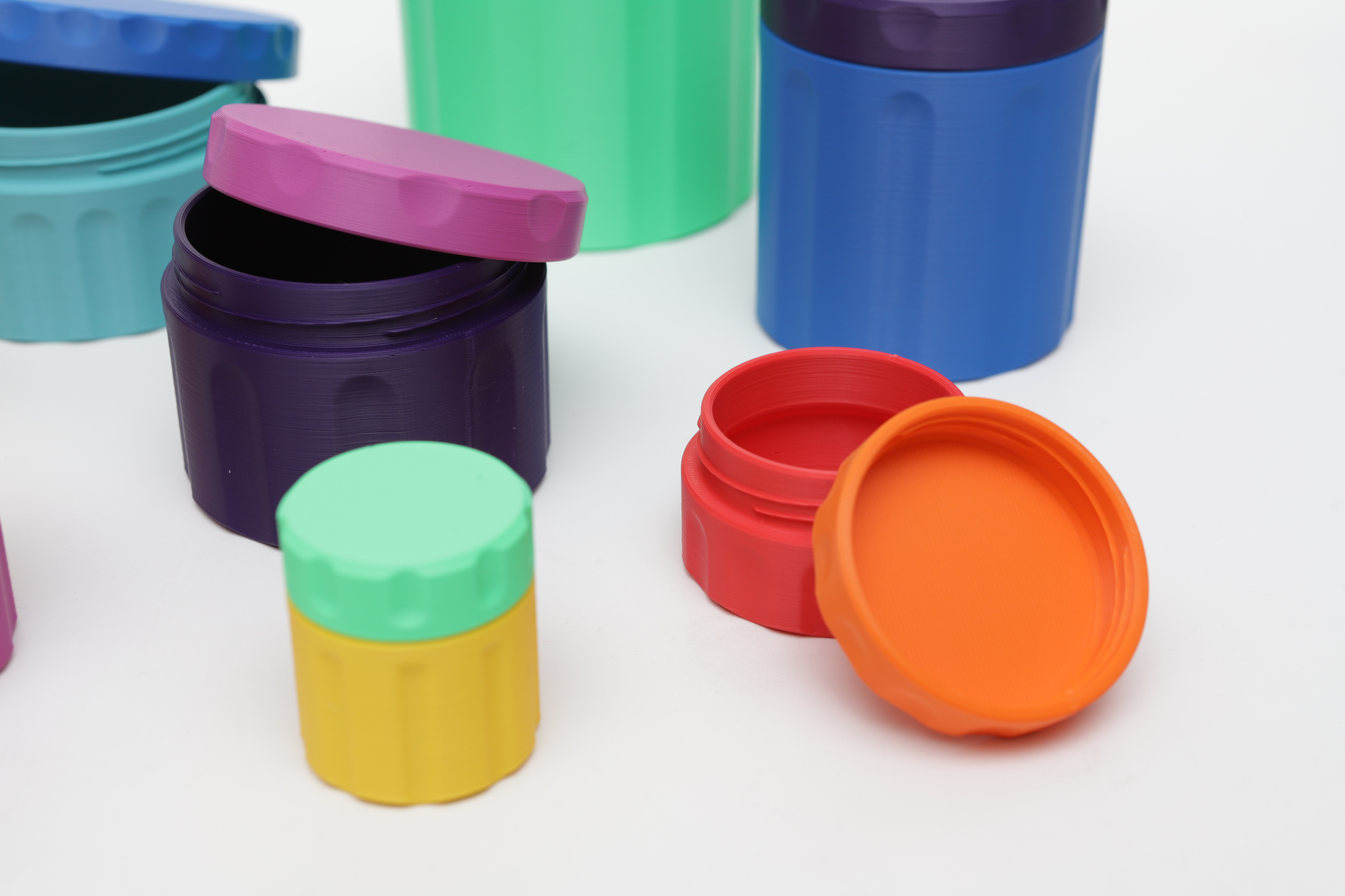 Miniatura 4 do modelo 3D Round Container 02 - Grooves (Parametric)
