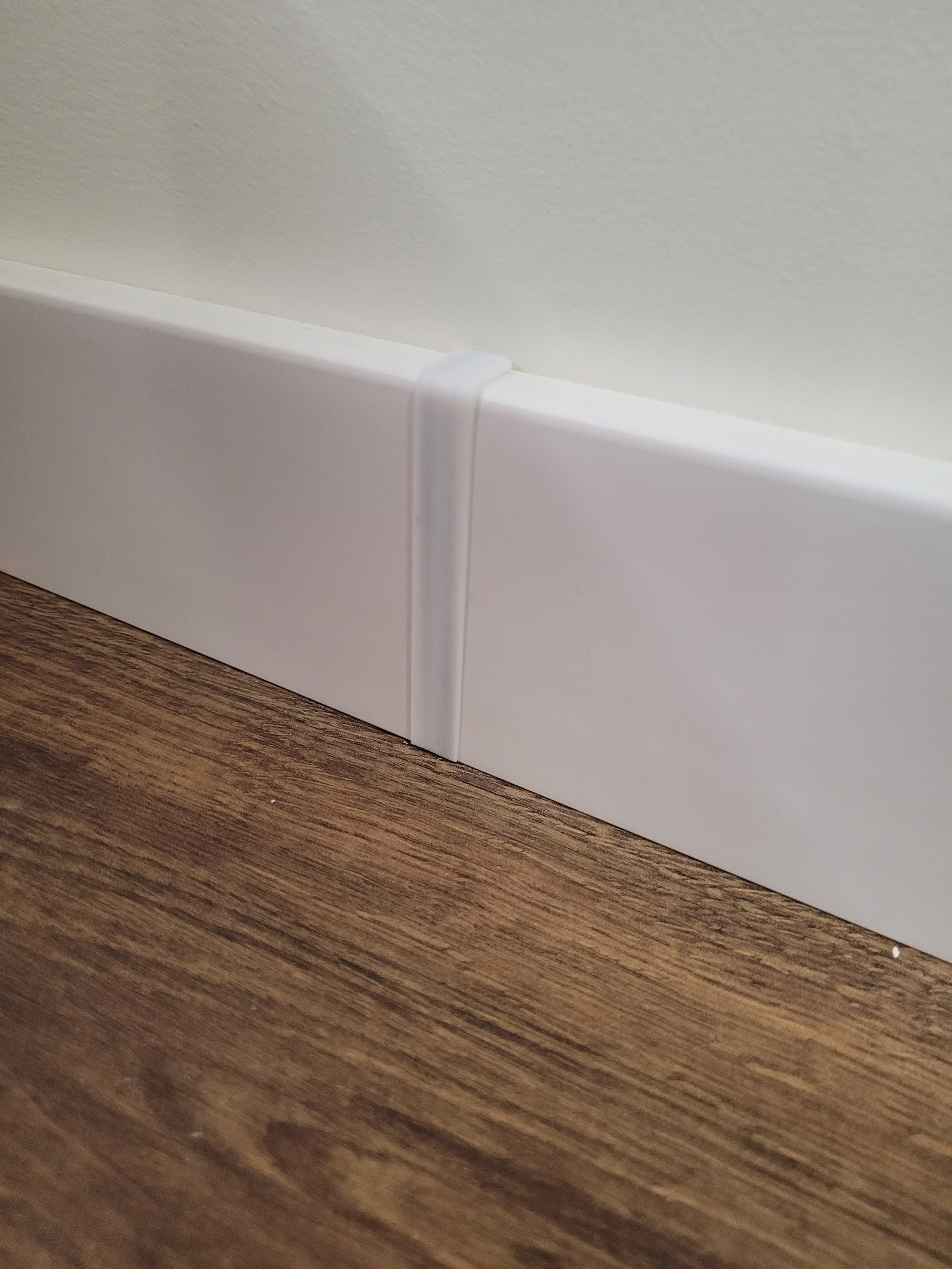 Vox Espumo 201 skirting board connector