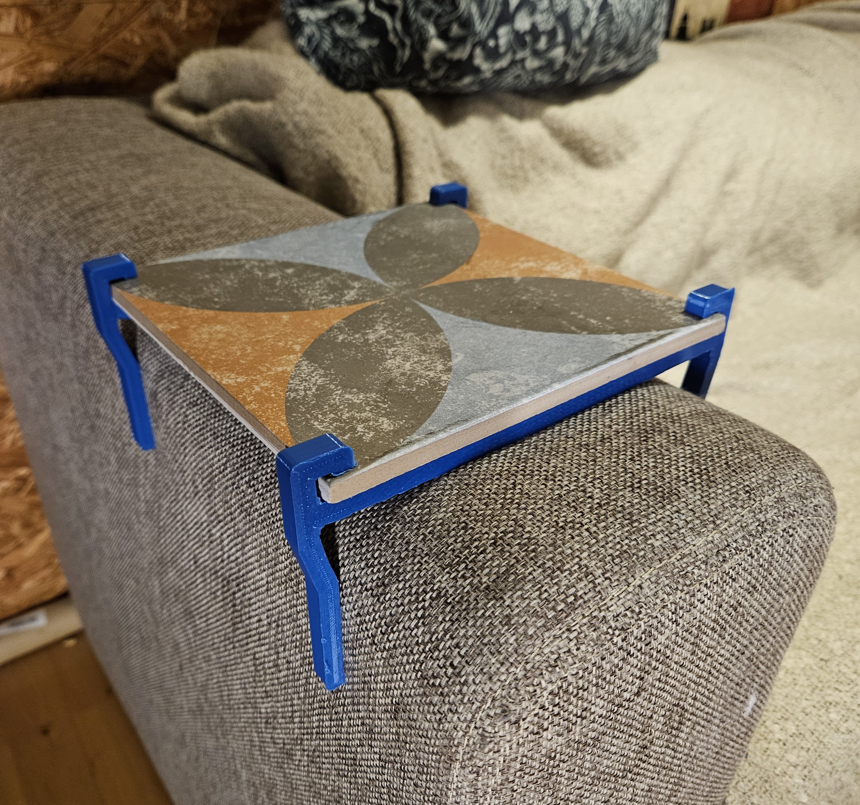 Armrest table / holder 3D model