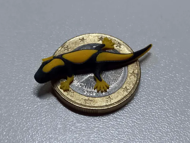 Tiny S.E. Dual Color Salamander (fusion360)