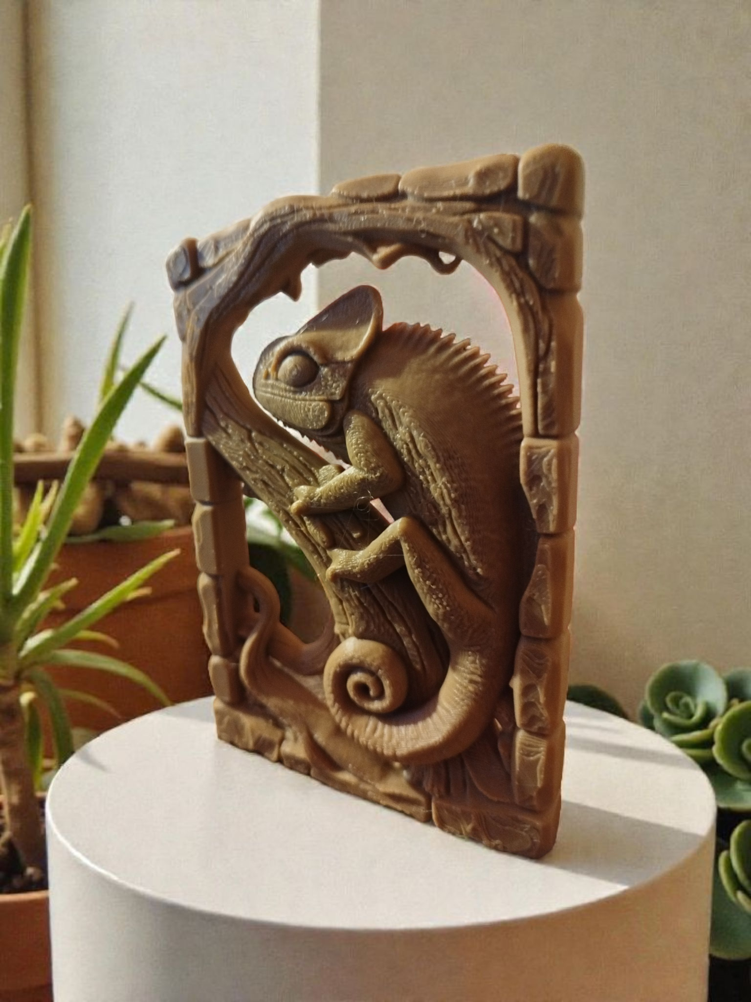 Chameleon in Stone Frame — miniatura 2