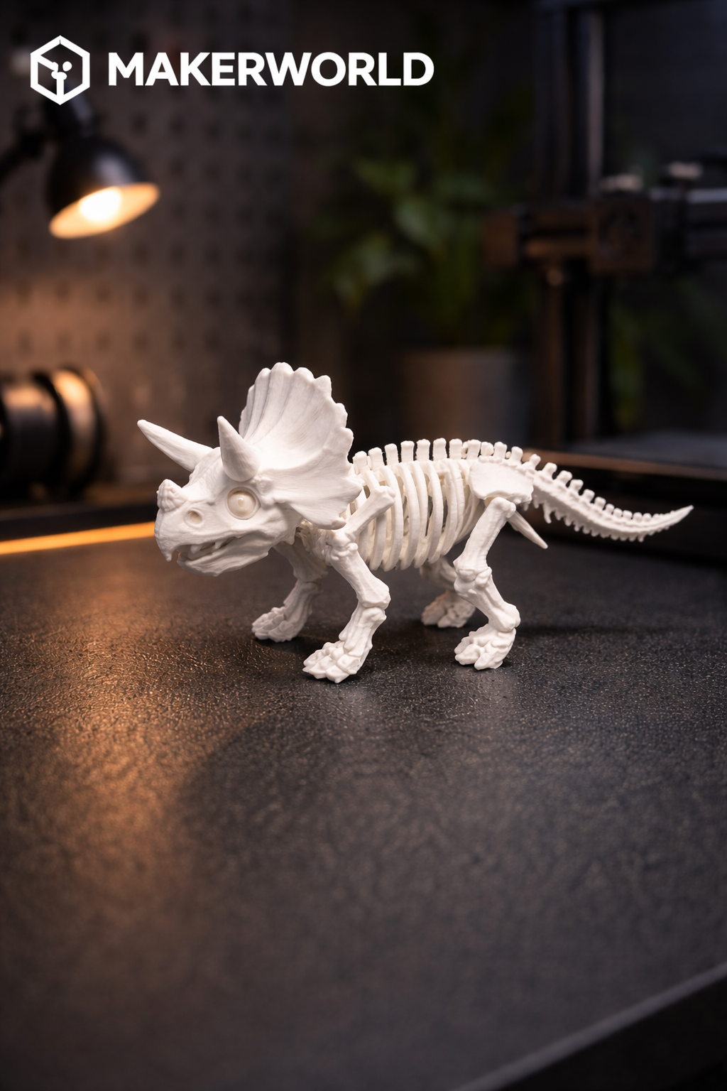 Triceratops Skeleton – Detail Fossil Miniature