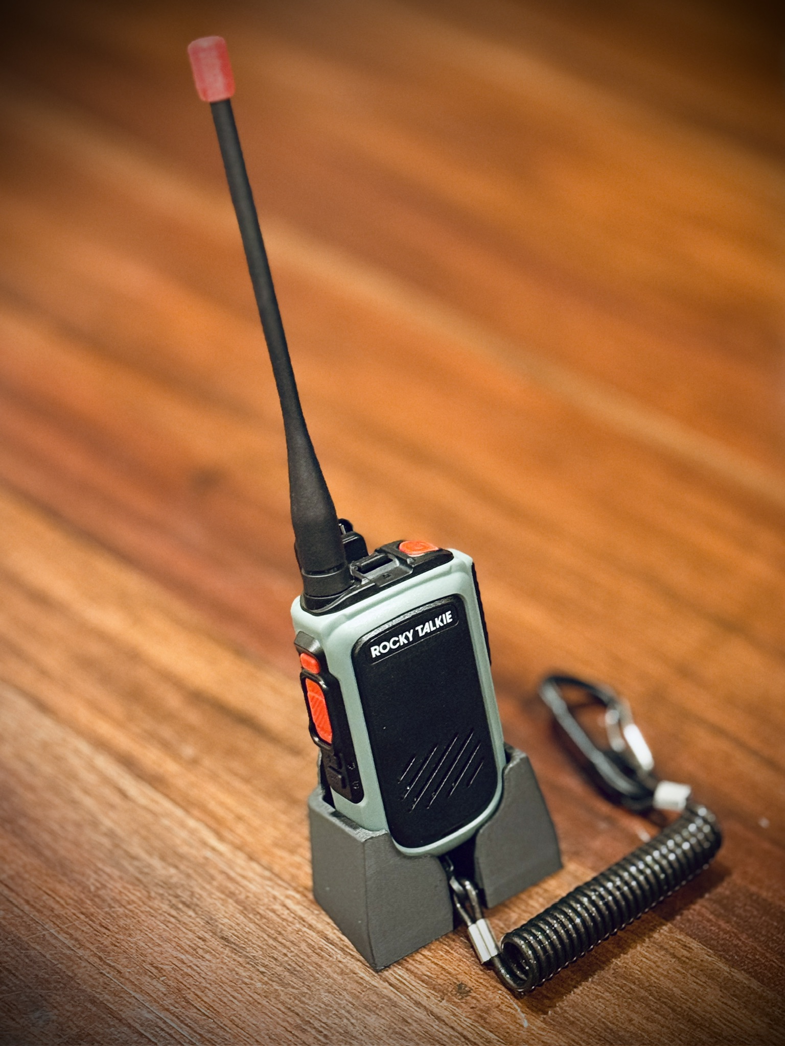 Rocky Talkie 5W Radio Bench Stand
