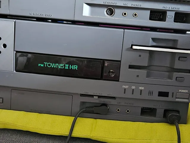 FM Towns II HR - Speaker Cover