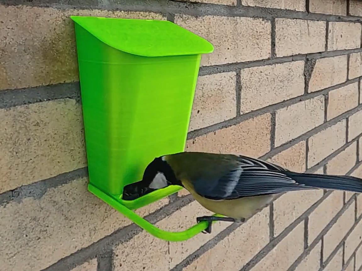 Wall bird feeder — thumbnail 3