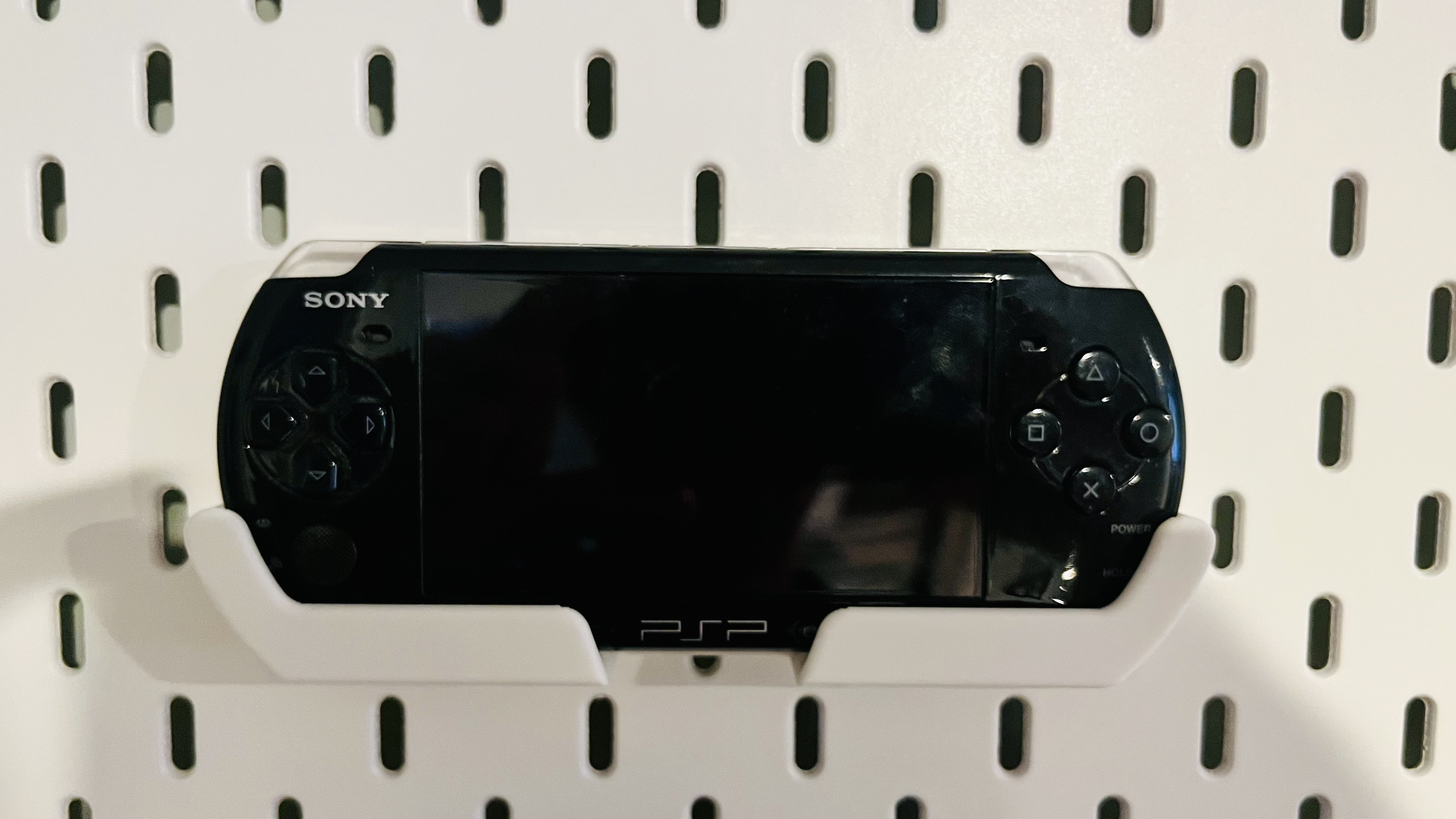 PSP 3000 Skadis Mount