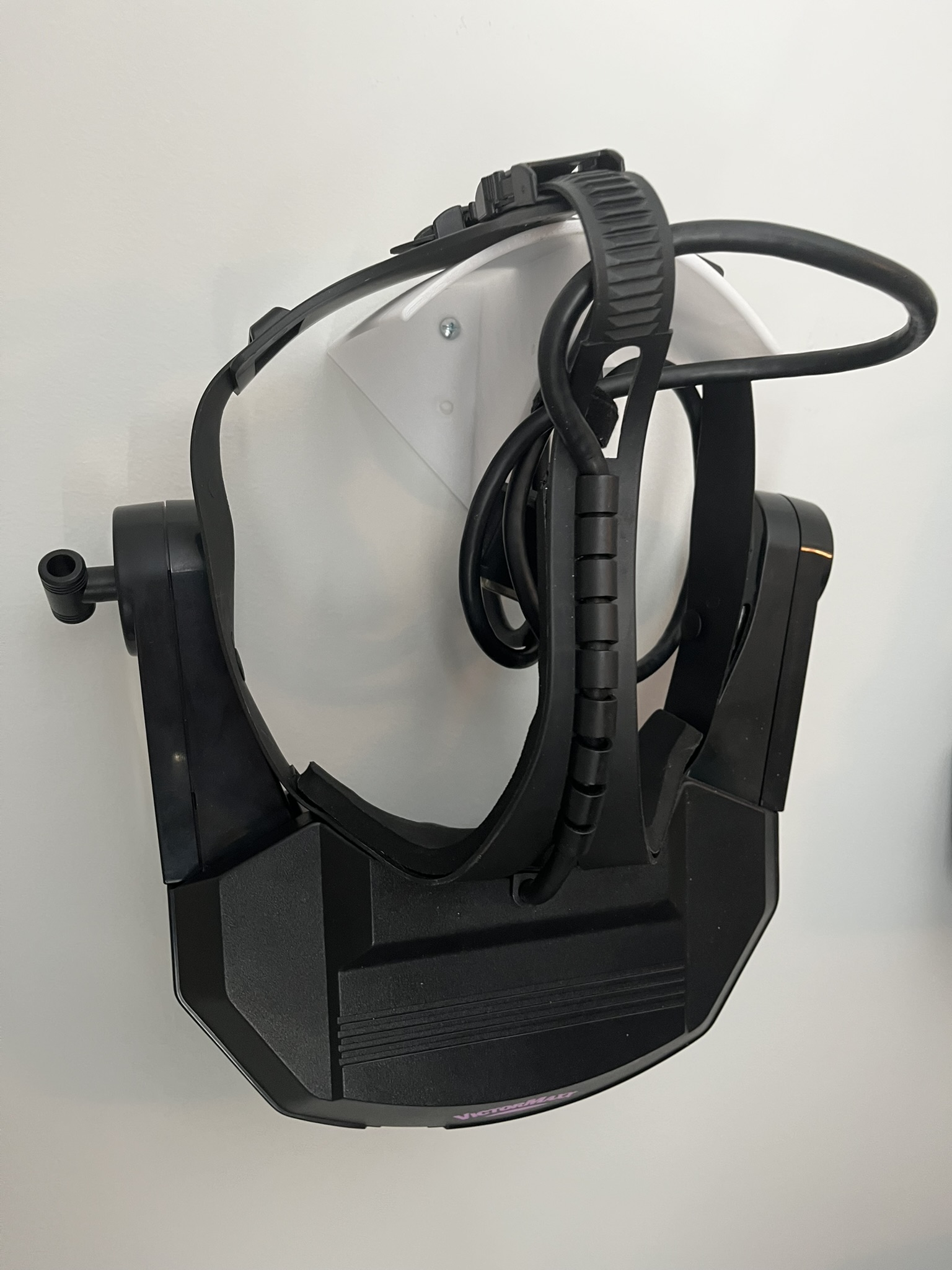 Miniatura 9 do modelo 3D Universal VR Headset Wall Mount