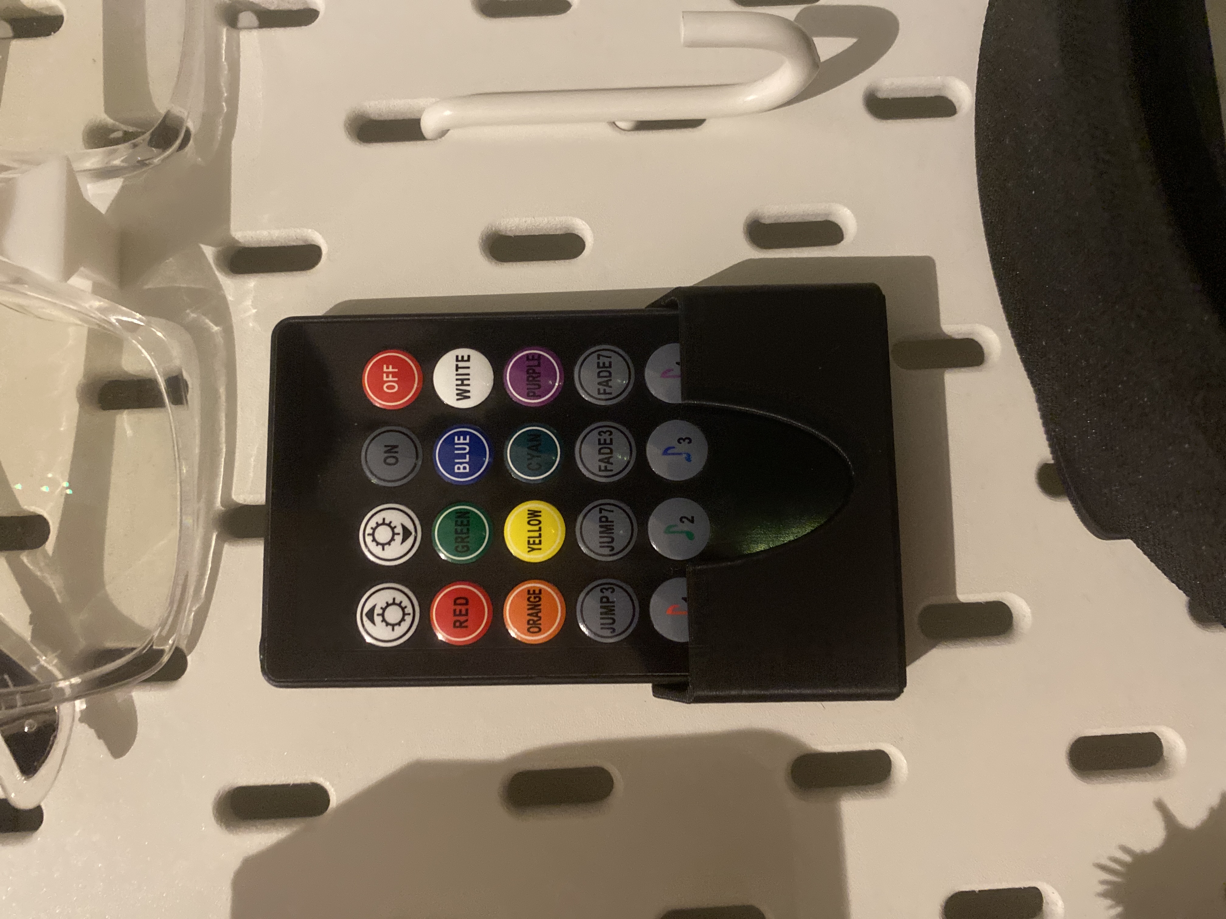 Skadis RGB Remote Holder